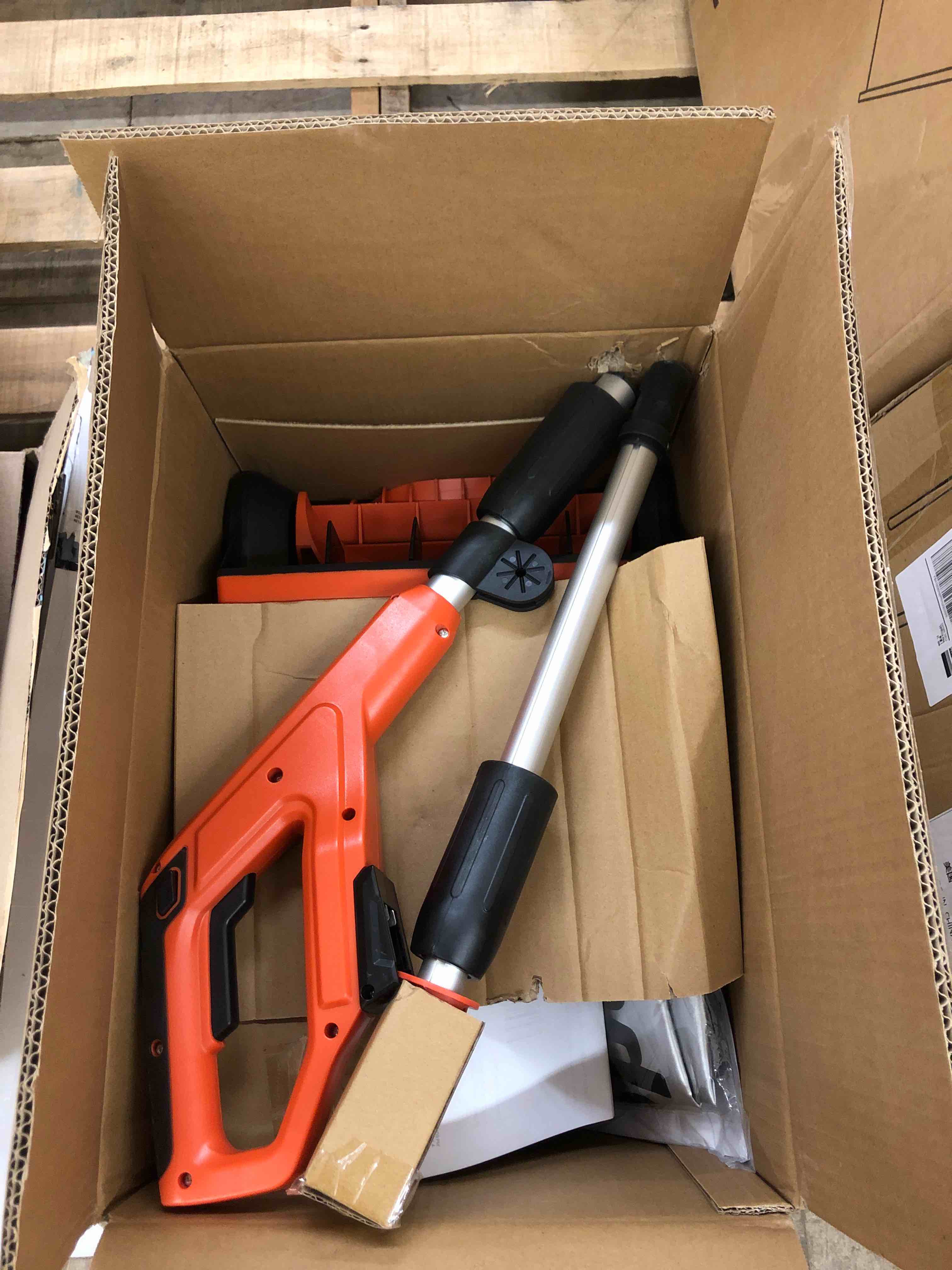 https://s3.amazonaws.com/lotting-images-prod/phillipi/PNK0401610_1739472109939.jpeg