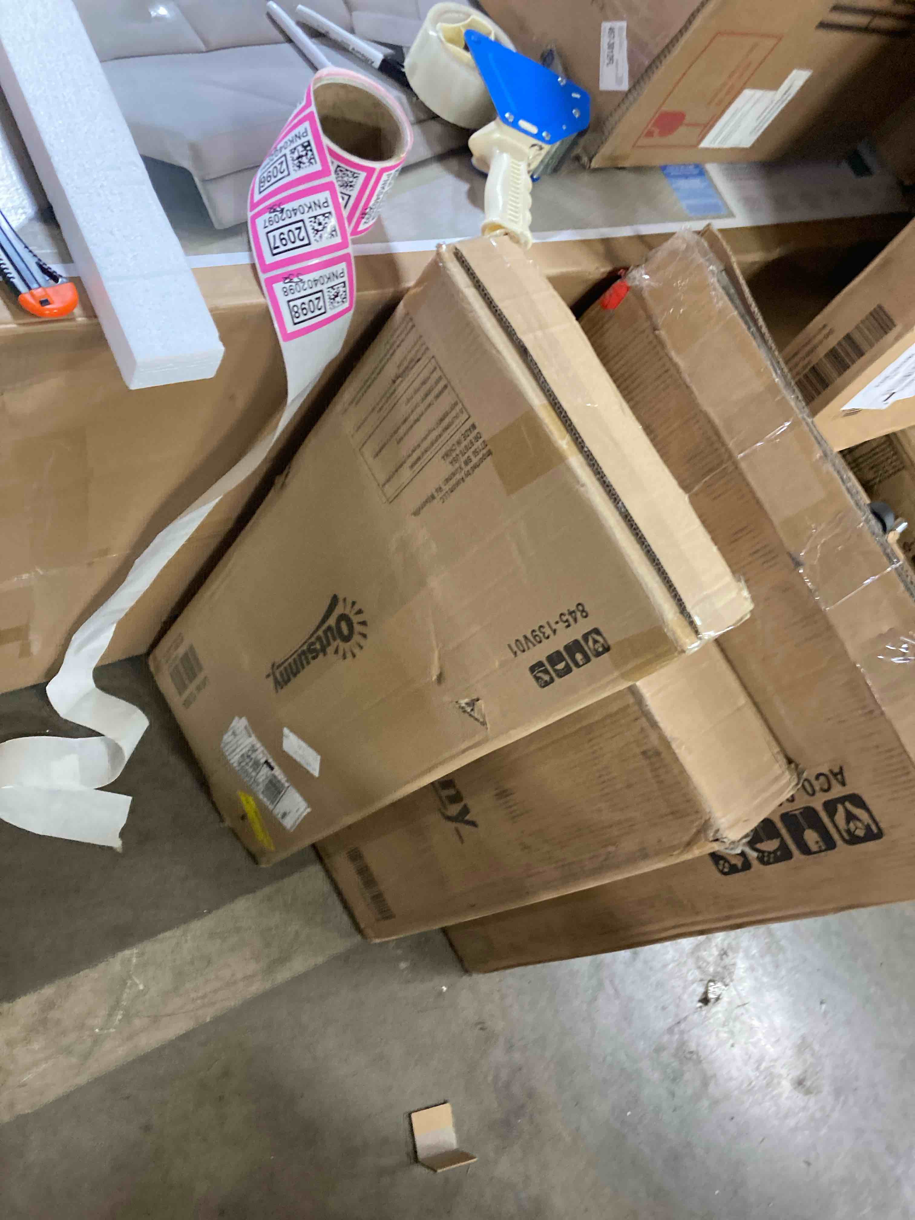 https://s3.amazonaws.com/lotting-images-prod/phillipi/PNK0402099_1744146830292.jpeg