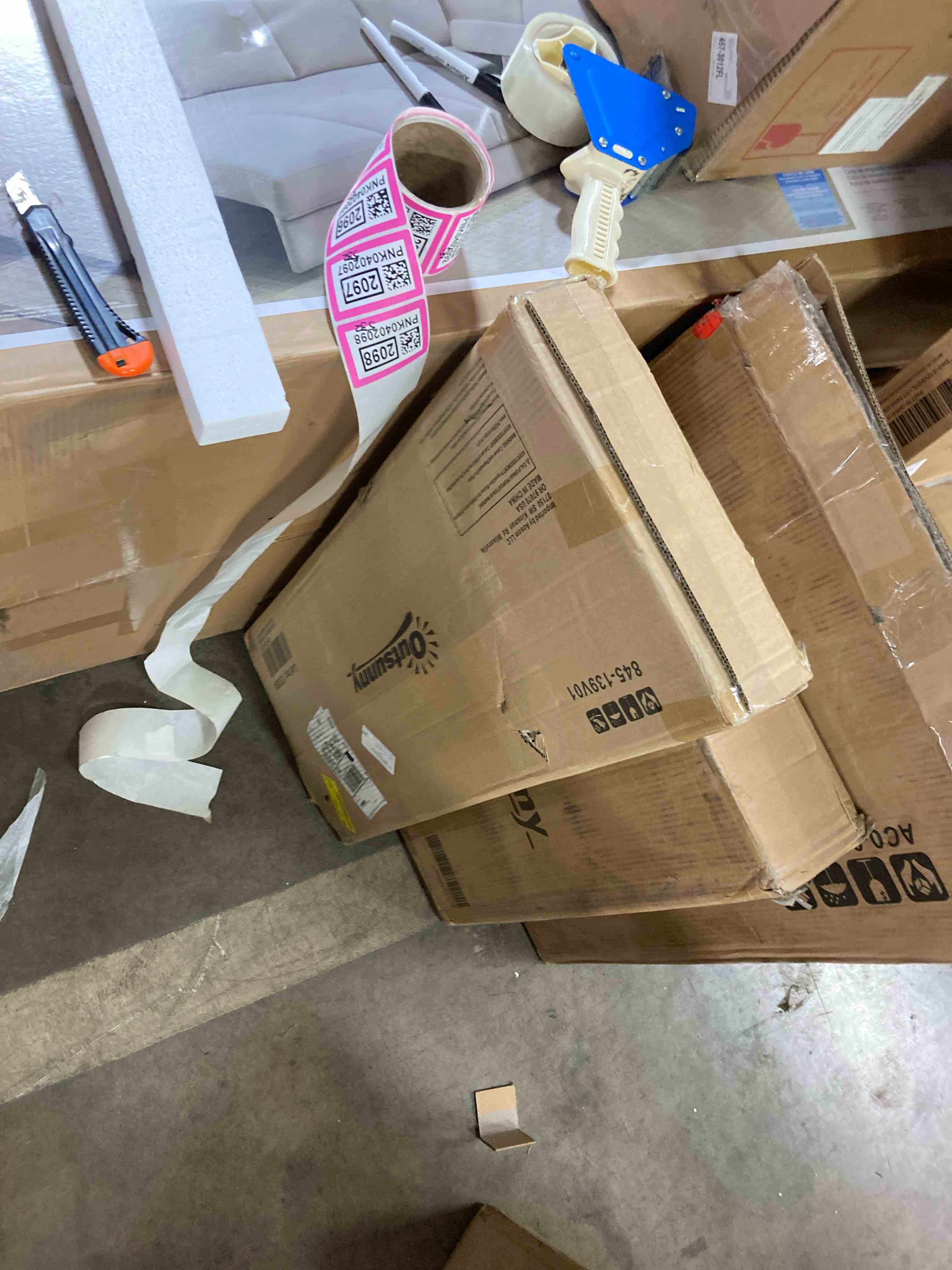 https://s3.amazonaws.com/lotting-images-prod/phillipi/PNK0402099_1744146831659.jpeg