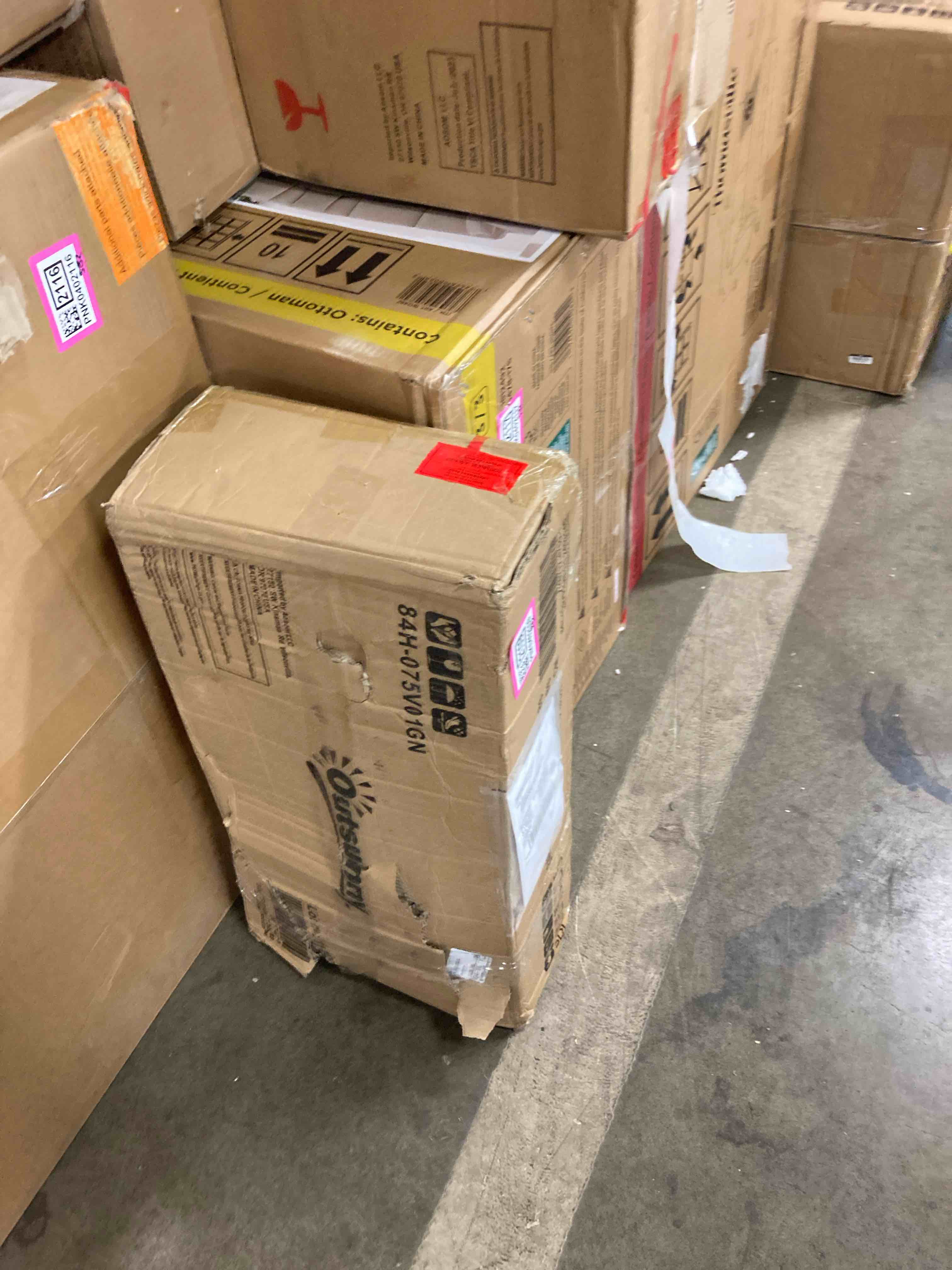 https://s3.amazonaws.com/lotting-images-prod/phillipi/PNK0402108_1744144488653.jpeg