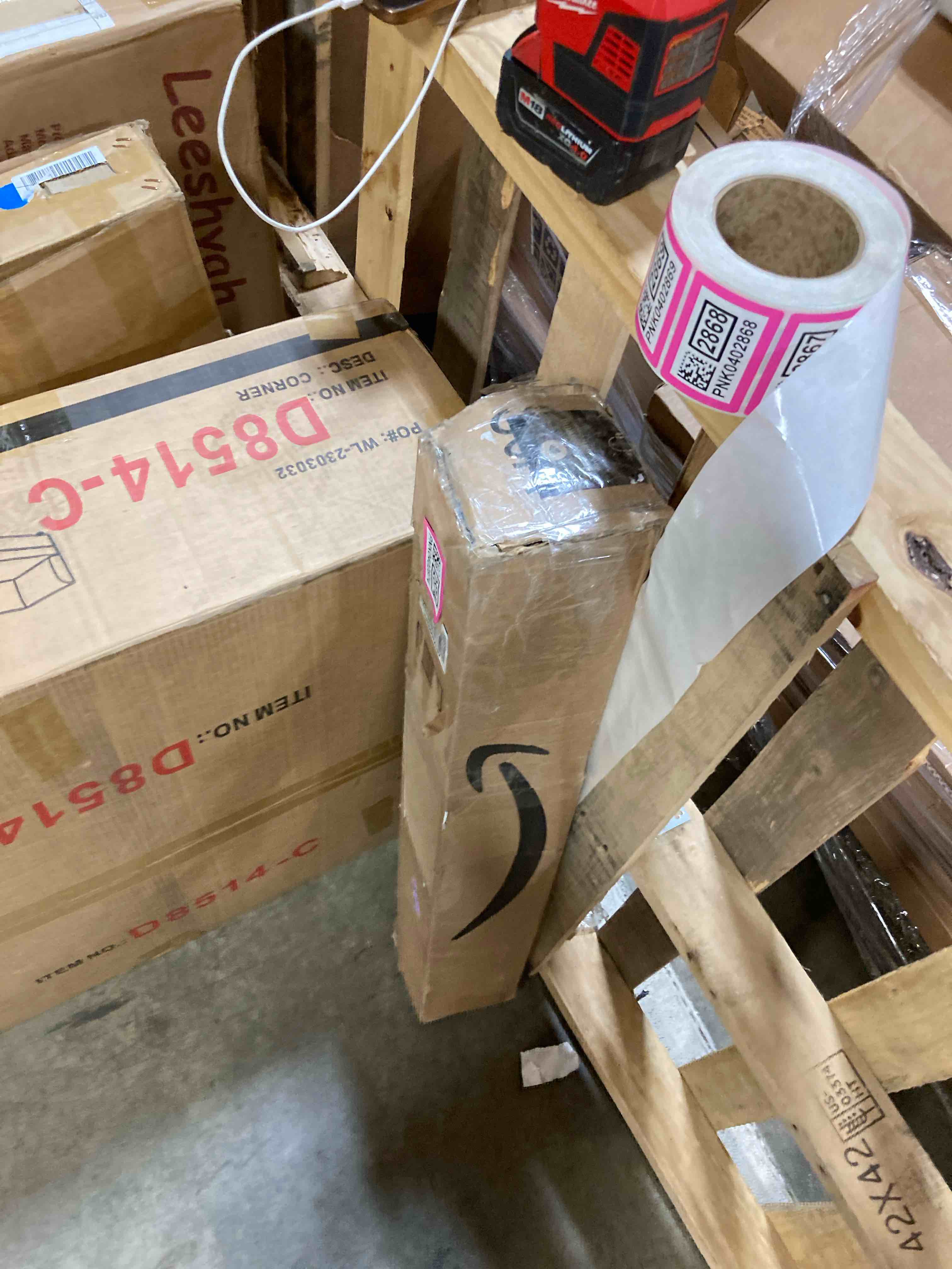 https://s3.amazonaws.com/lotting-images-prod/phillipi/PNK0402874_1742501943268.jpeg