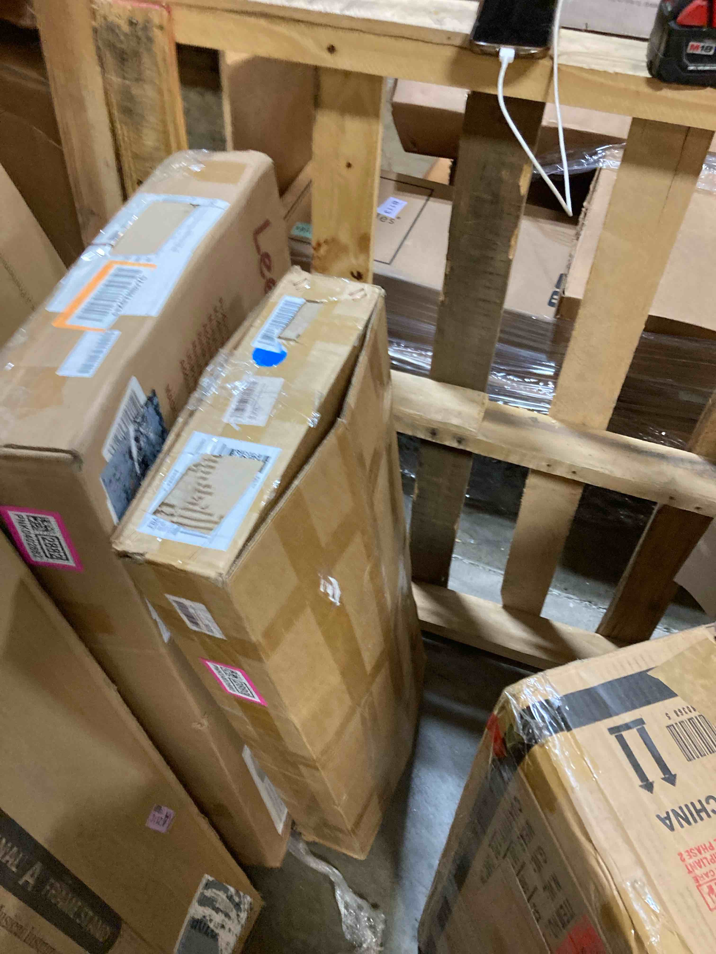 https://s3.amazonaws.com/lotting-images-prod/phillipi/PNK0402880_1742501486856.jpeg