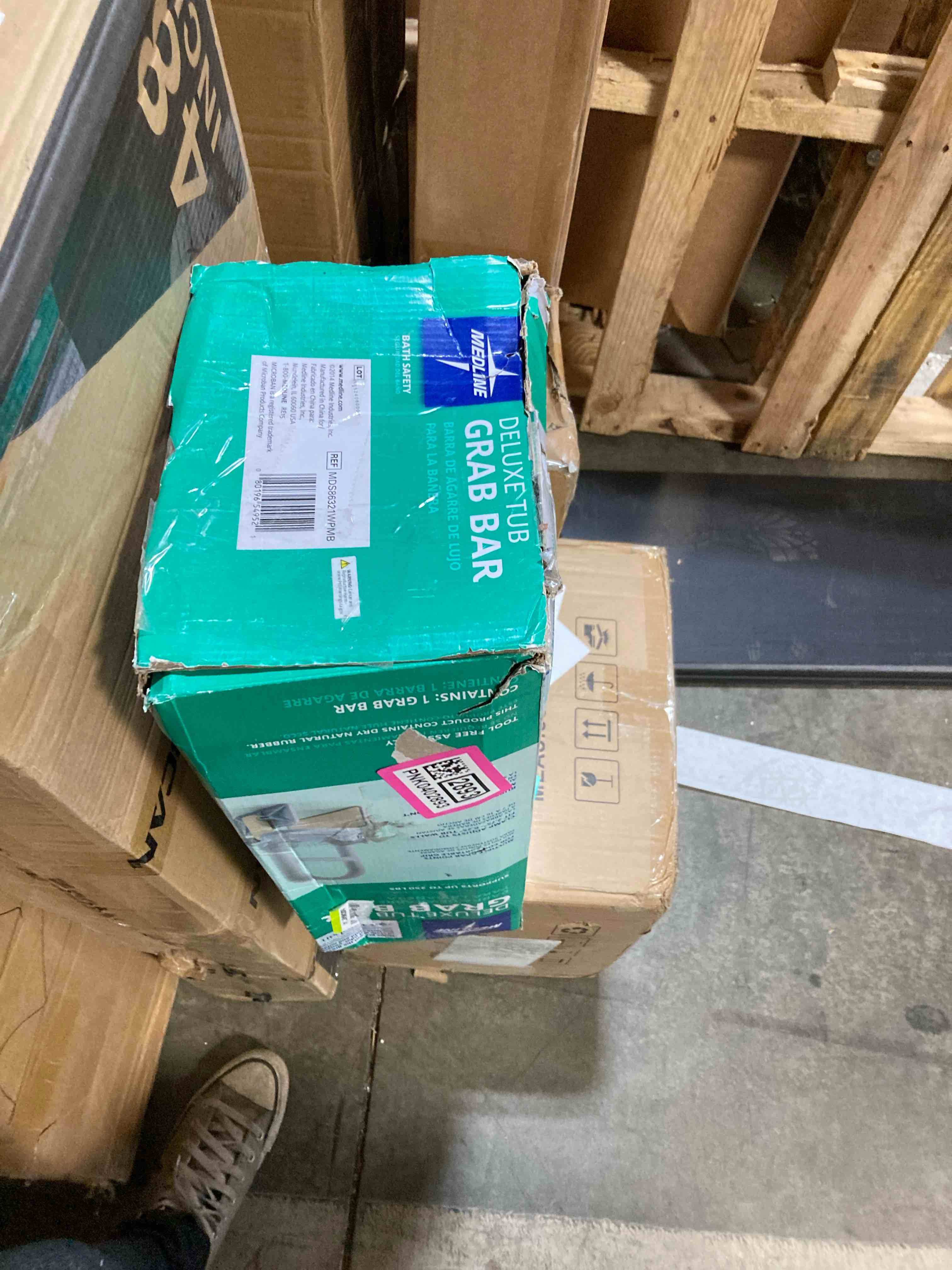 https://s3.amazonaws.com/lotting-images-prod/phillipi/PNK0402893_1742500546674.jpeg