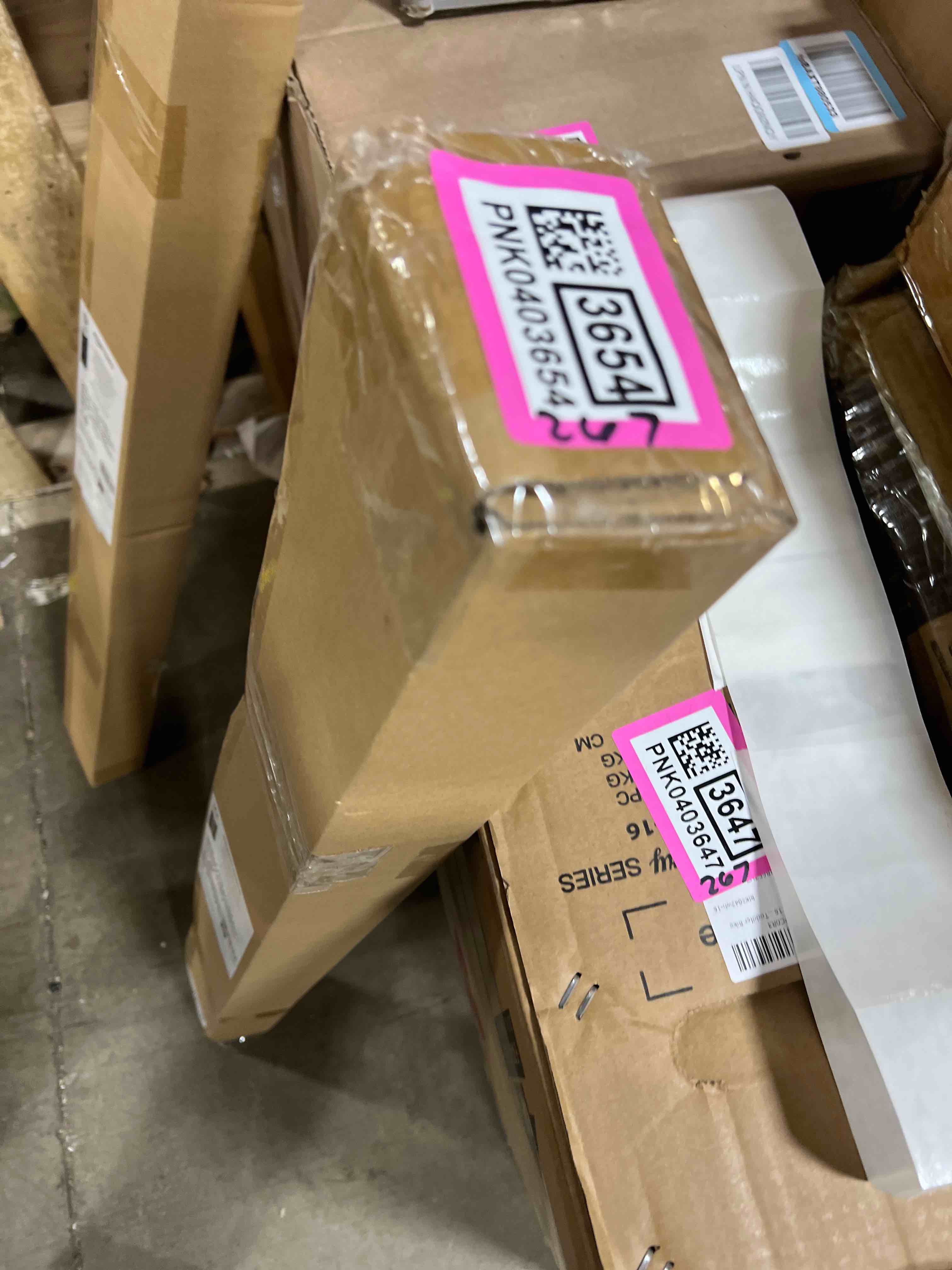 https://s3.amazonaws.com/lotting-images-prod/phillipi/PNK0403654_1740061644782.jpeg