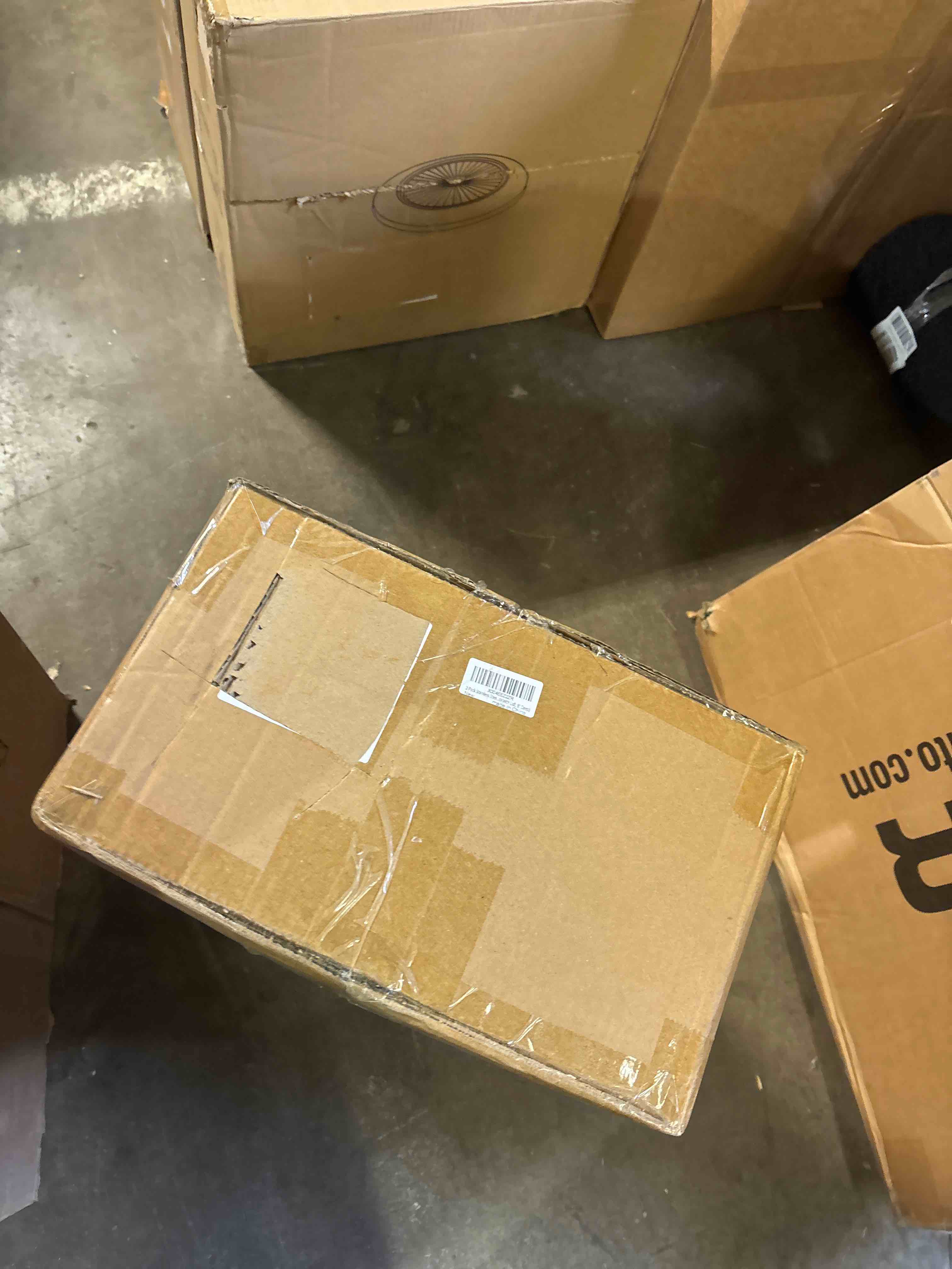 https://s3.amazonaws.com/lotting-images-prod/phillipi/PNK0406080_1742396293483.jpeg