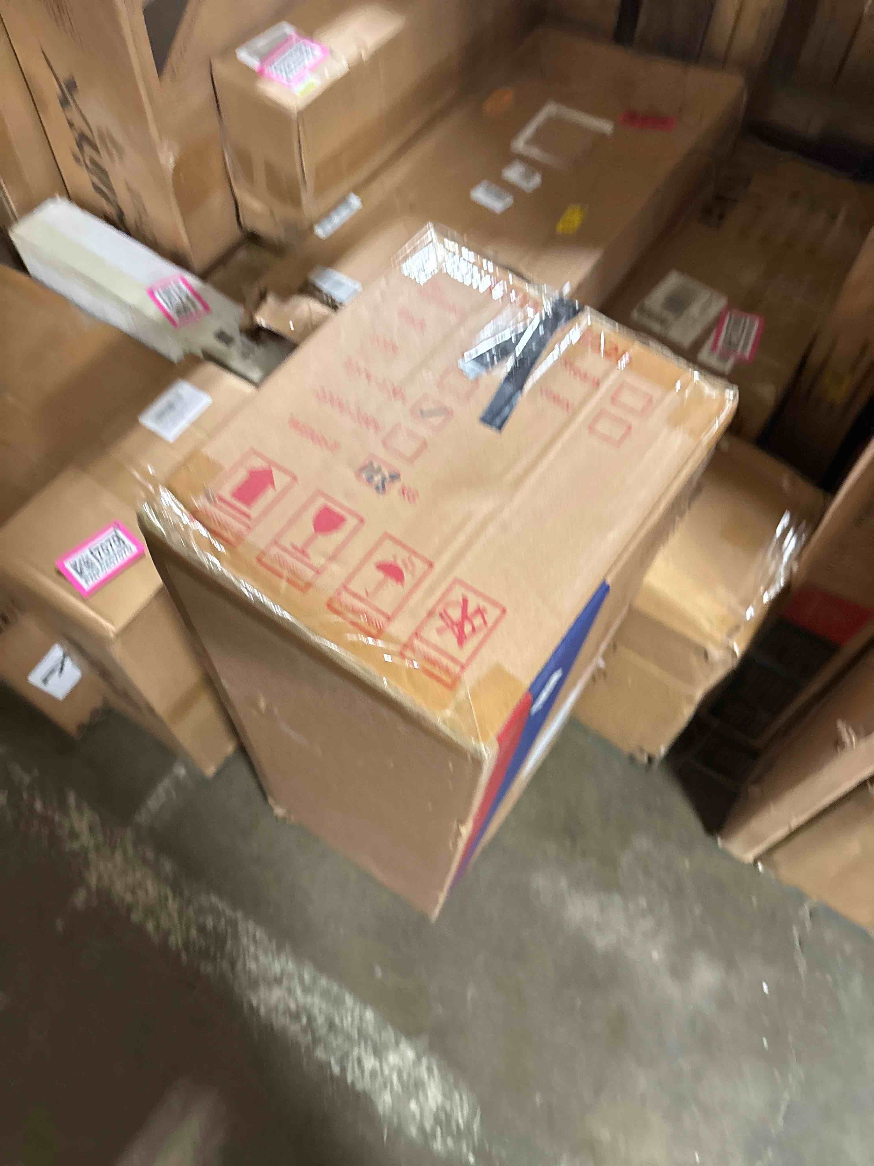 https://s3.amazonaws.com/lotting-images-prod/phillipi/PNK0407090_1741796396254.jpeg