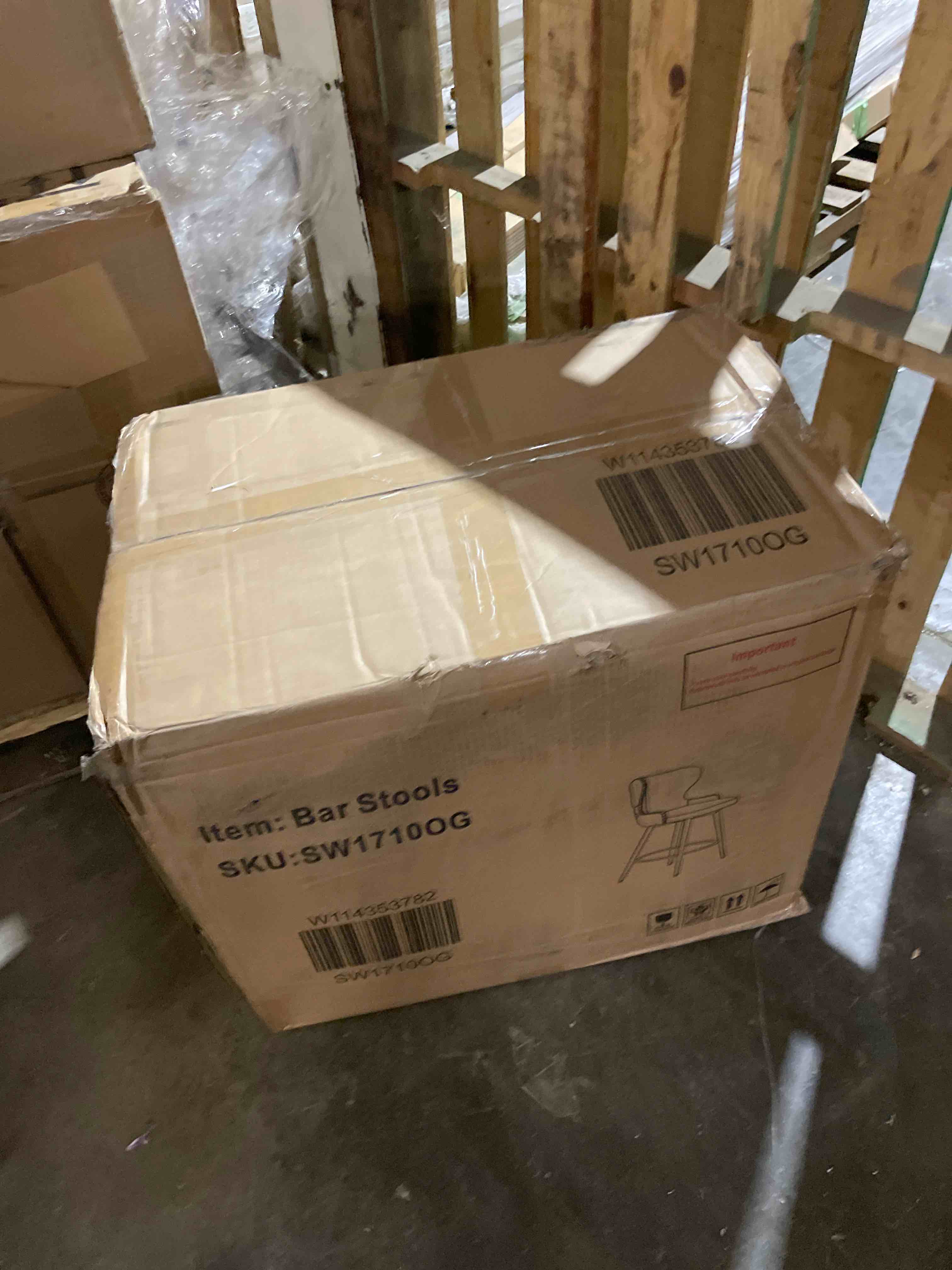 https://s3.amazonaws.com/lotting-images-prod/phillipi/PNK0408693_1739458590288.jpeg