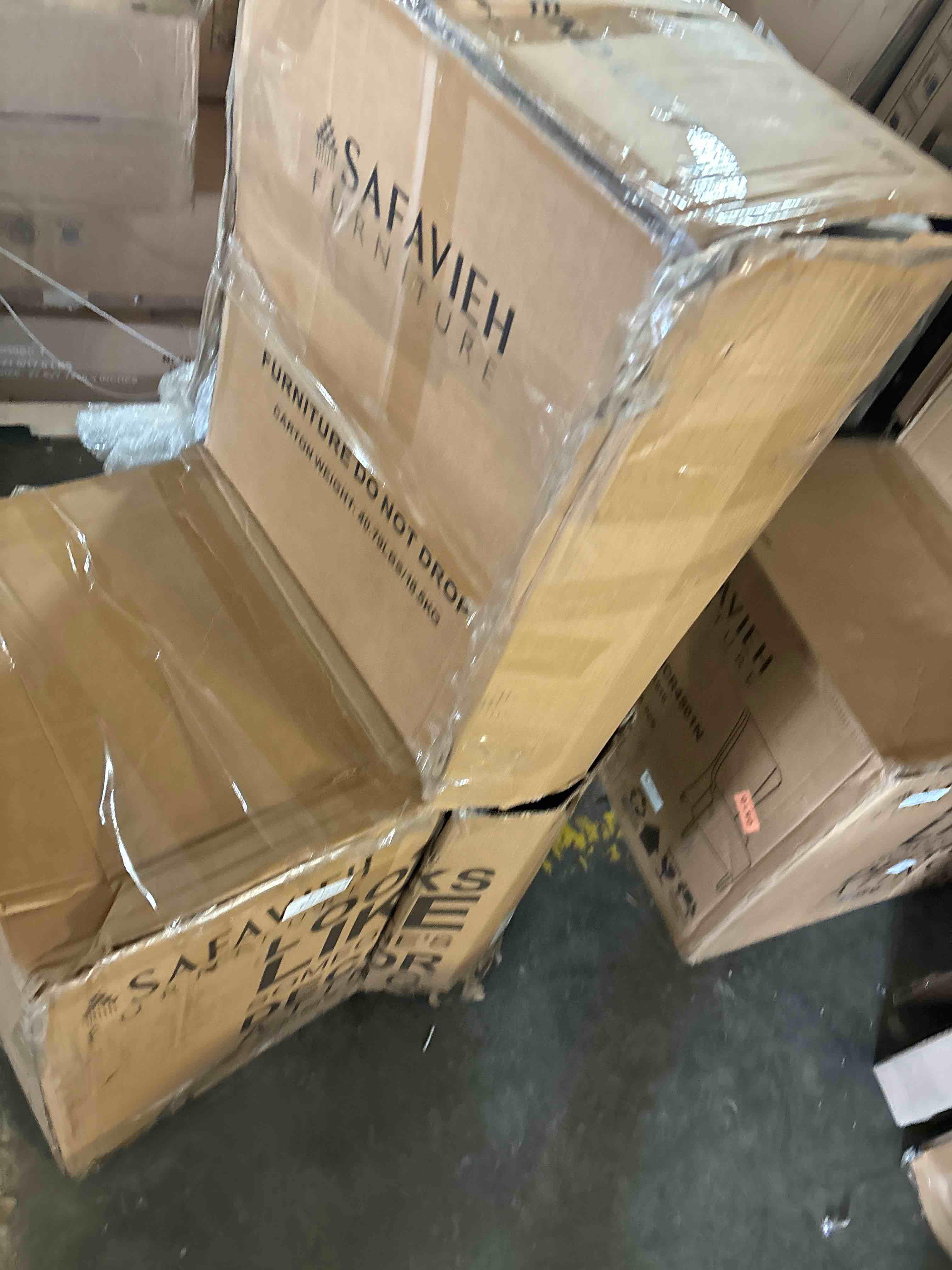 https://s3.amazonaws.com/lotting-images-prod/phillipi/PNK0408850_1739213207318.jpeg