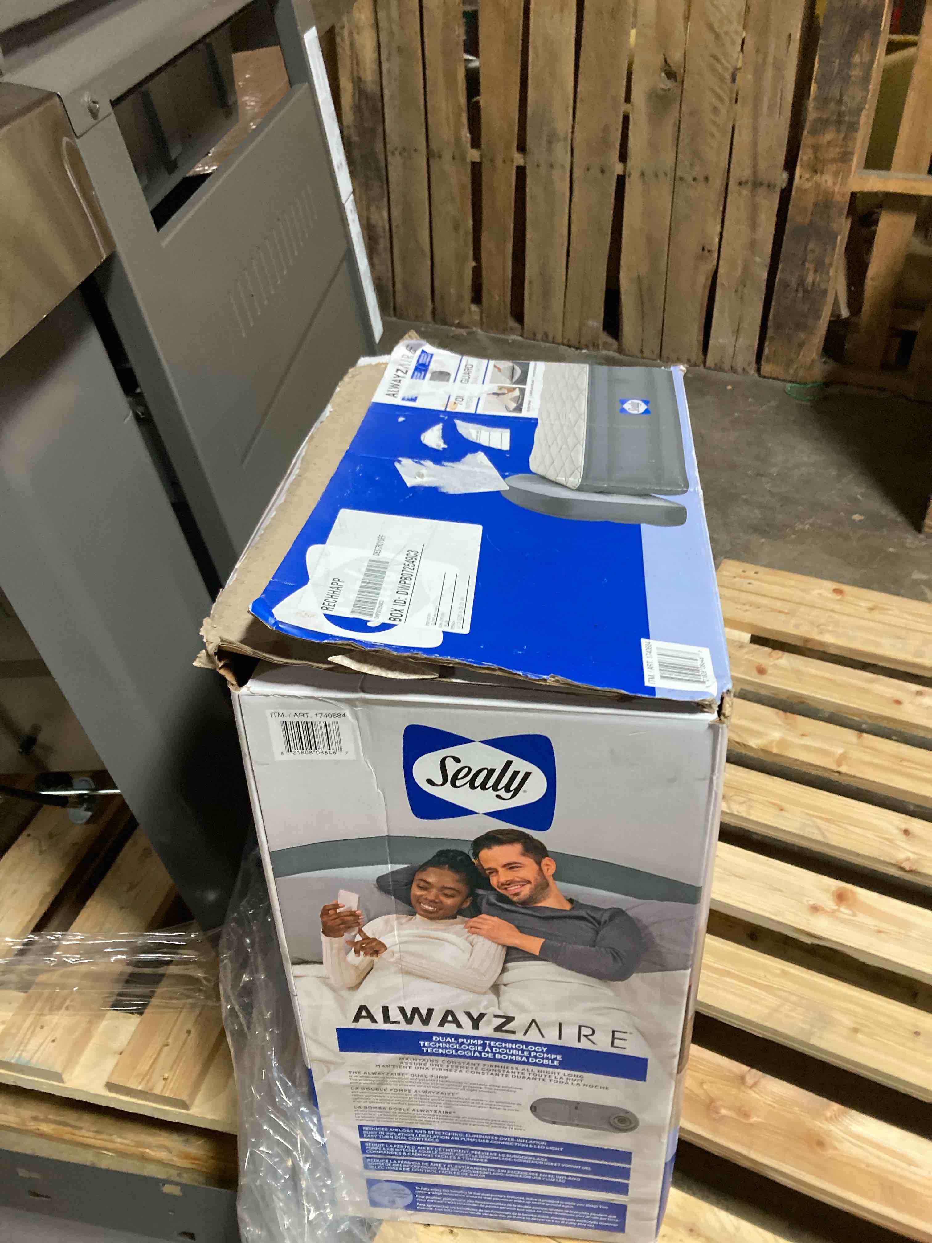 https://s3.amazonaws.com/lotting-images-prod/phillipi/PNK0409502_1738862328595.jpeg