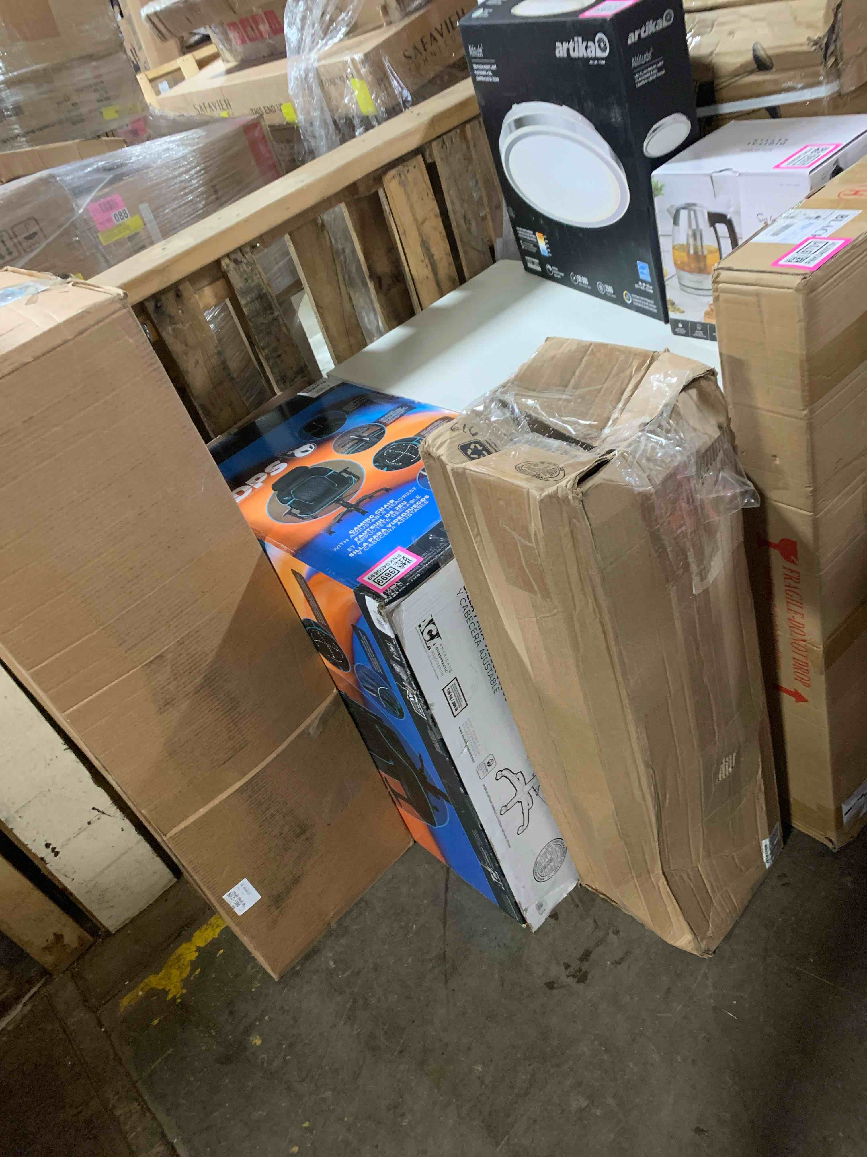 https://s3.amazonaws.com/lotting-images-prod/phillipi/PNK0409702_1738788597542.jpeg