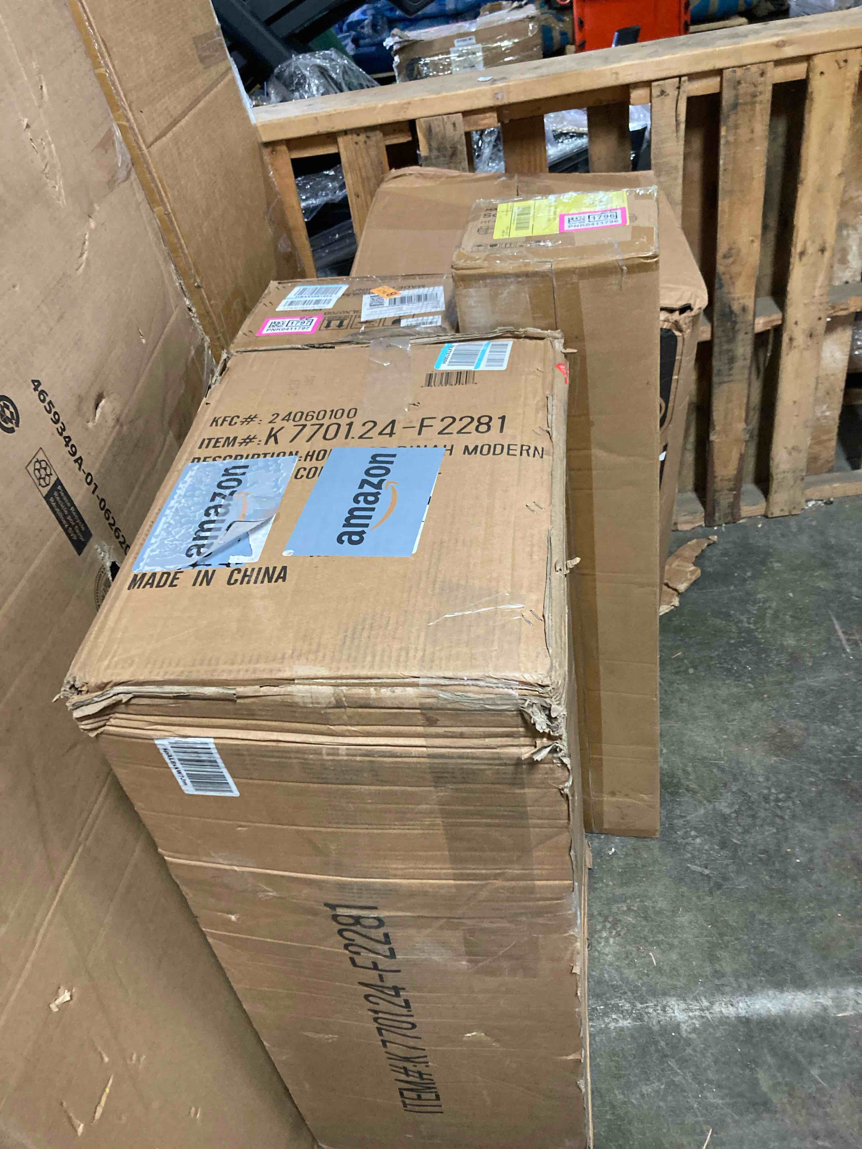 https://s3.amazonaws.com/lotting-images-prod/phillipi/PNK0411793_1737403880881.jpeg