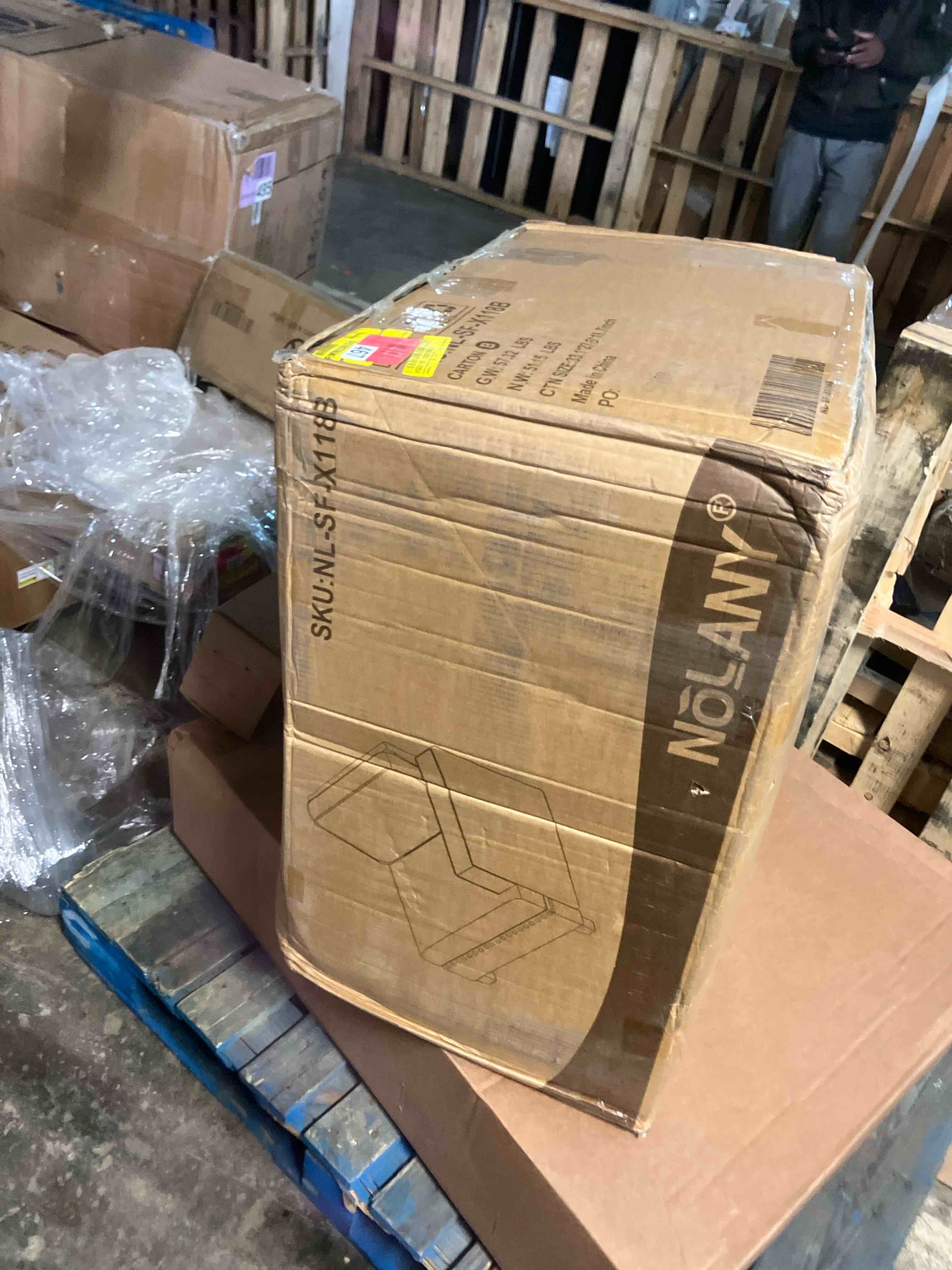 https://s3.amazonaws.com/lotting-images-prod/phillipi/PNK0411918_1738611308885.jpeg