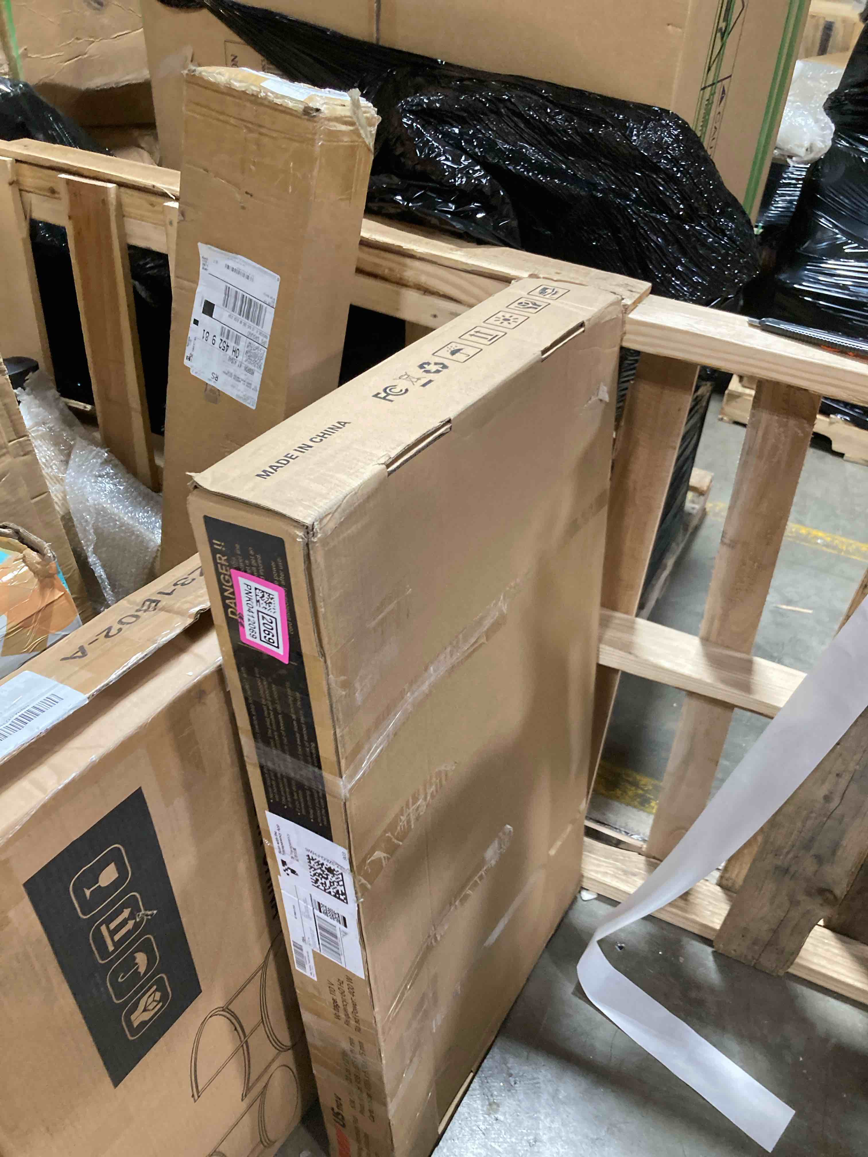 https://s3.amazonaws.com/lotting-images-prod/phillipi/PNK0412069_1743174278071.jpeg