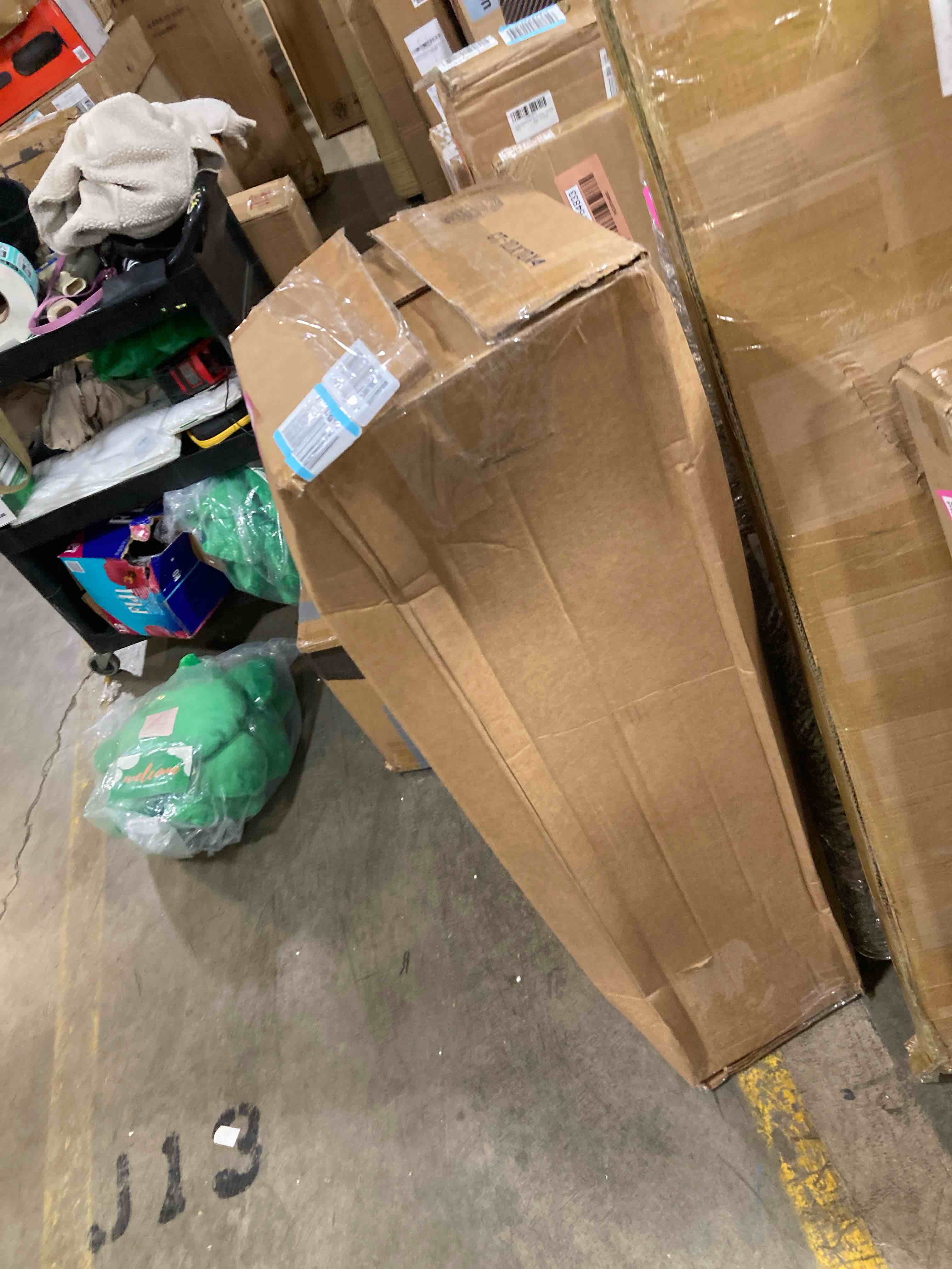 https://s3.amazonaws.com/lotting-images-prod/phillipi/PNK0412075_1743173073416.jpeg