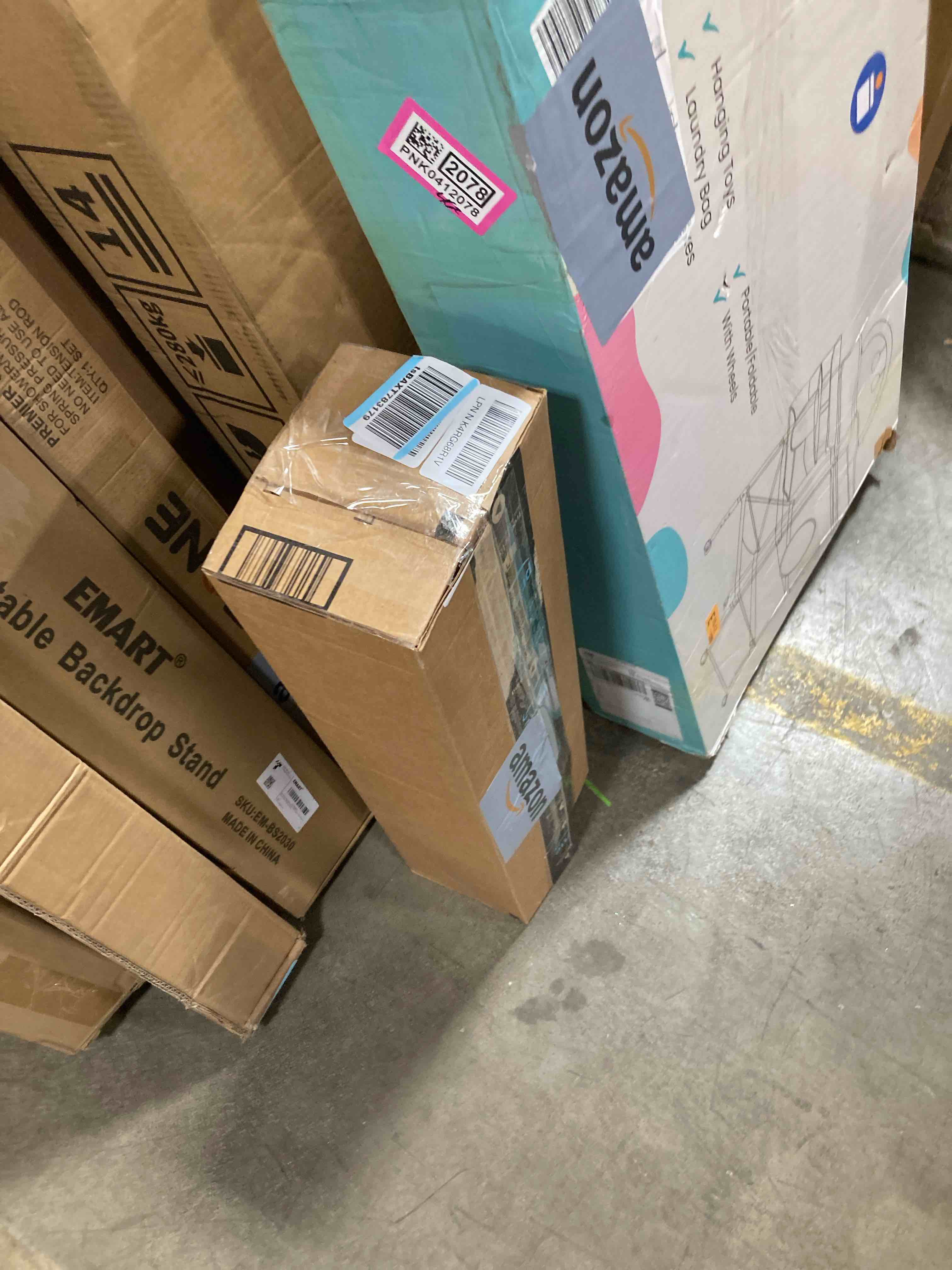 https://s3.amazonaws.com/lotting-images-prod/phillipi/PNK0412076_1743172910120.jpeg
