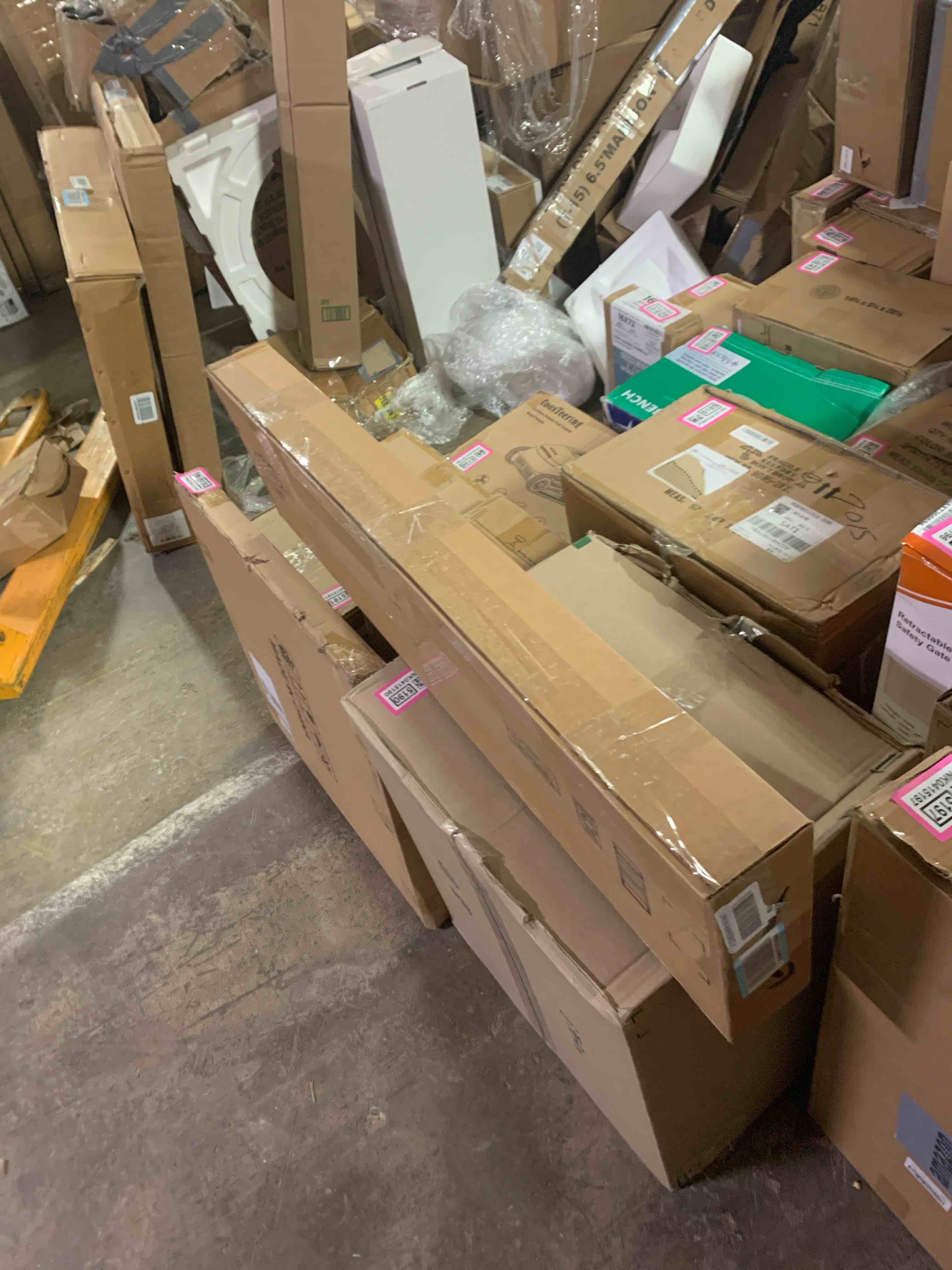 https://s3.amazonaws.com/lotting-images-prod/phillipi/PNK0415199_1738187855382.jpeg