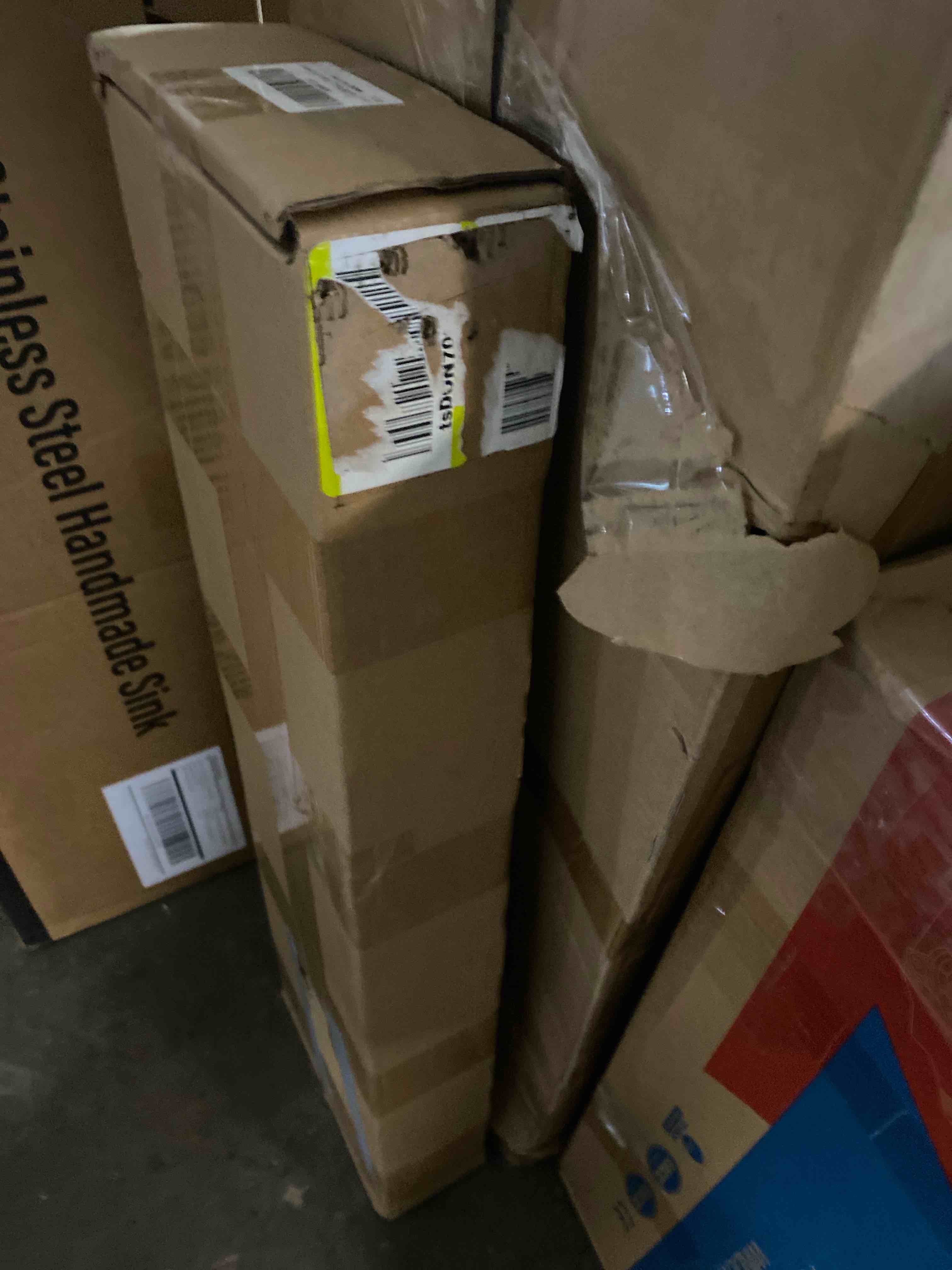 https://s3.amazonaws.com/lotting-images-prod/phillipi/PNK0415376_1738017968709.jpeg