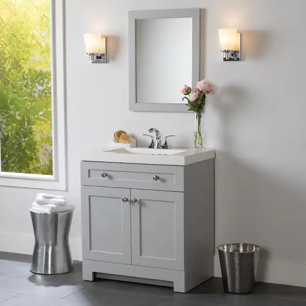 Everdean 31 in. Single Sink Pearl Gray Bath Vanity with White Cultured Marble Top (Assembled)- CRACKED ON CORNER