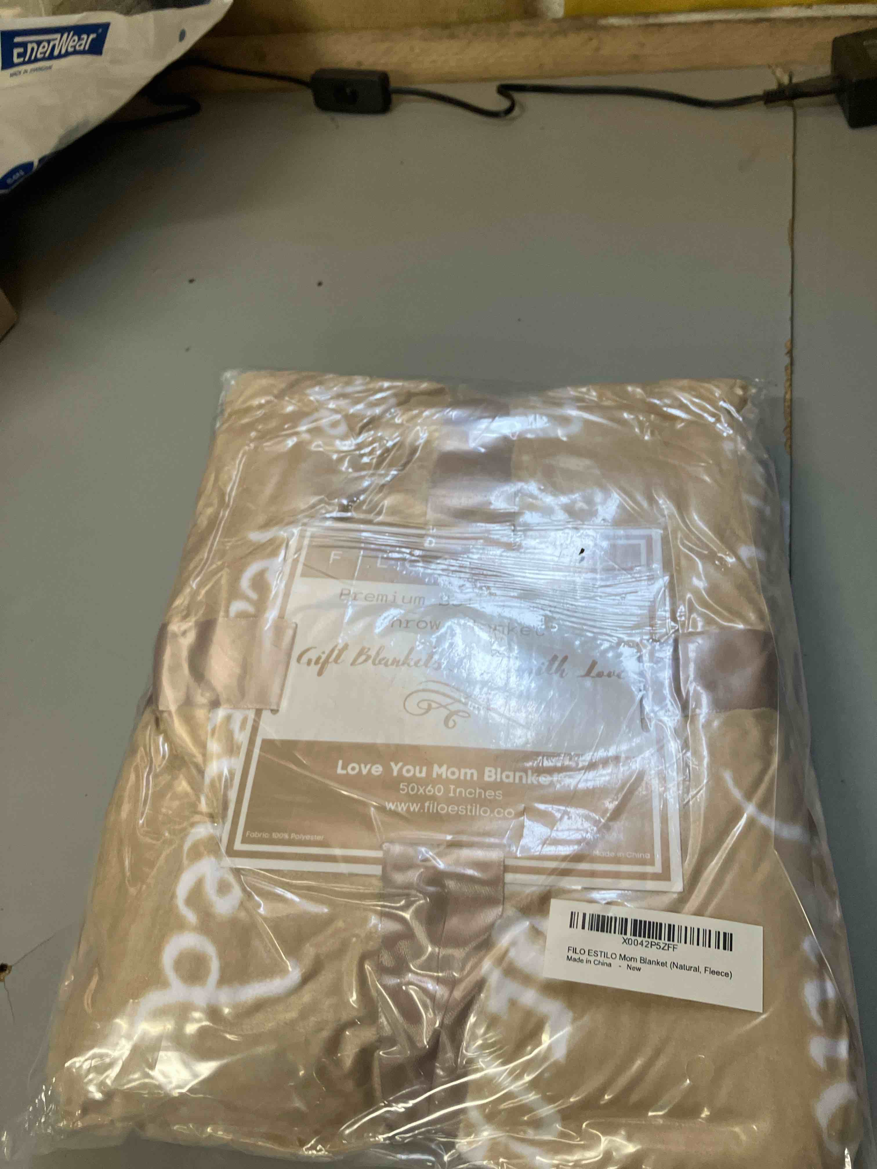 https://s3.amazonaws.com/lotting-images-prod/phillipi/PNK0421239_1736524347653.jpeg