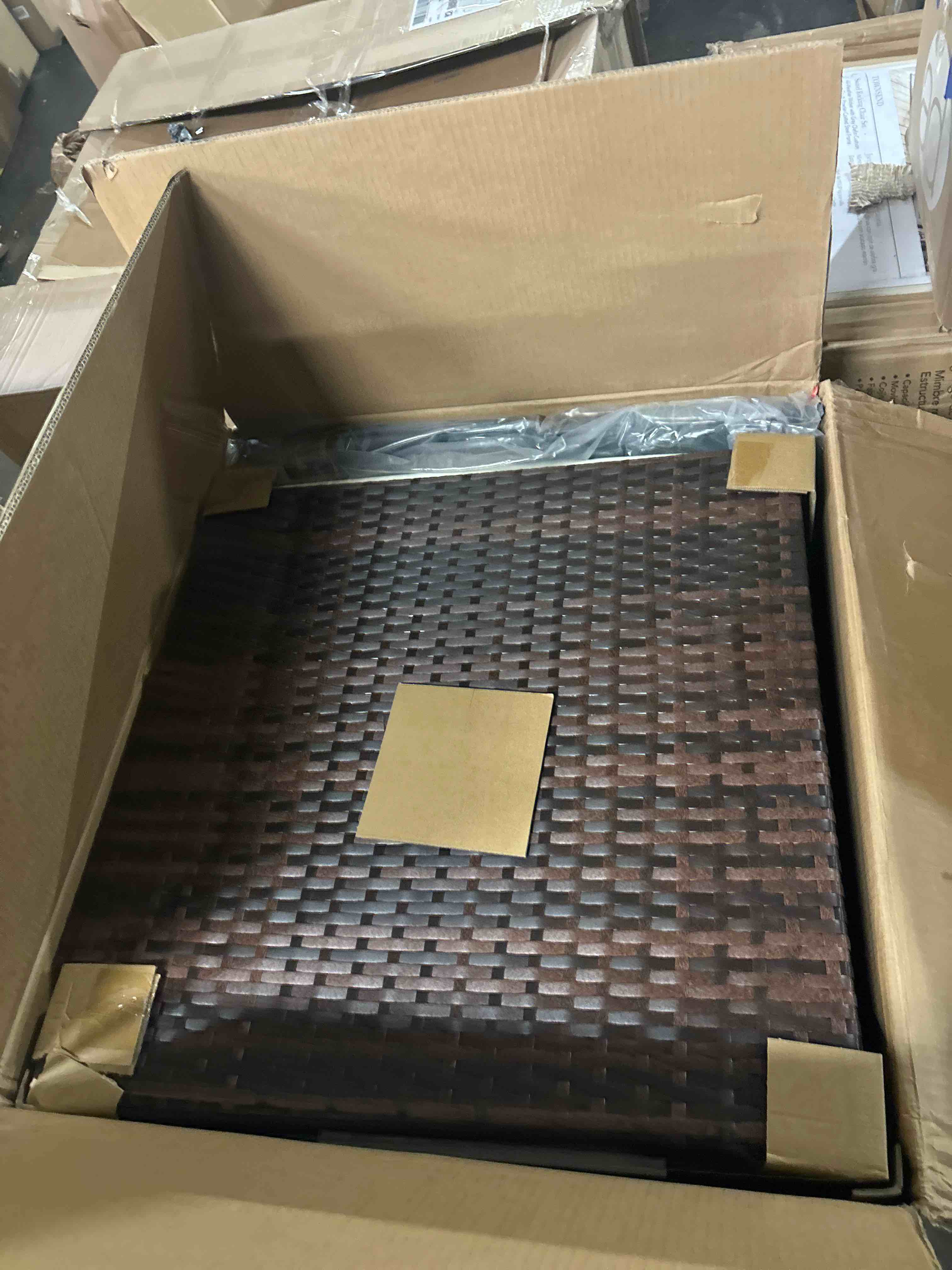 https://s3.amazonaws.com/lotting-images-prod/phillipi/PNK0424714_1732295560046.jpeg