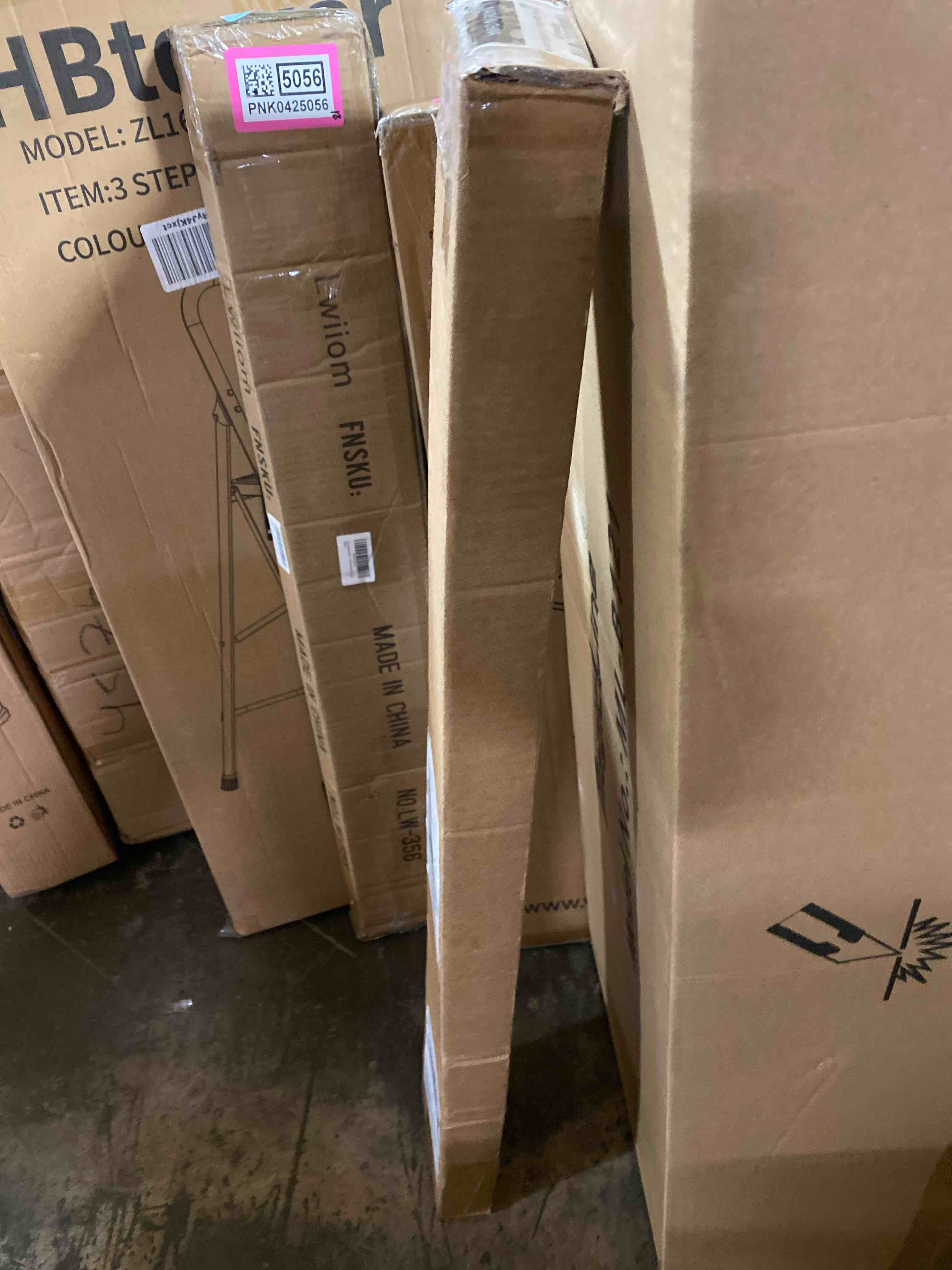 https://s3.amazonaws.com/lotting-images-prod/phillipi/PNK0425057_1732211707513.jpeg
