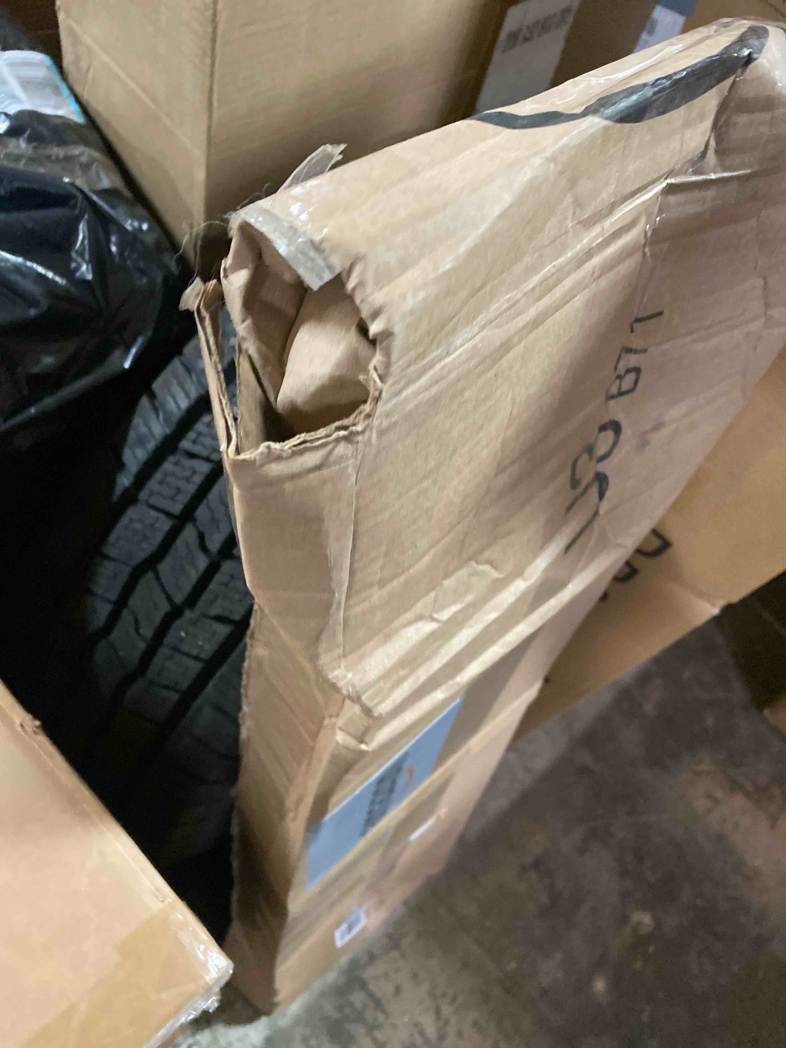 https://s3.amazonaws.com/lotting-images-prod/phillipi/PNK0425083_1732217432450.jpeg