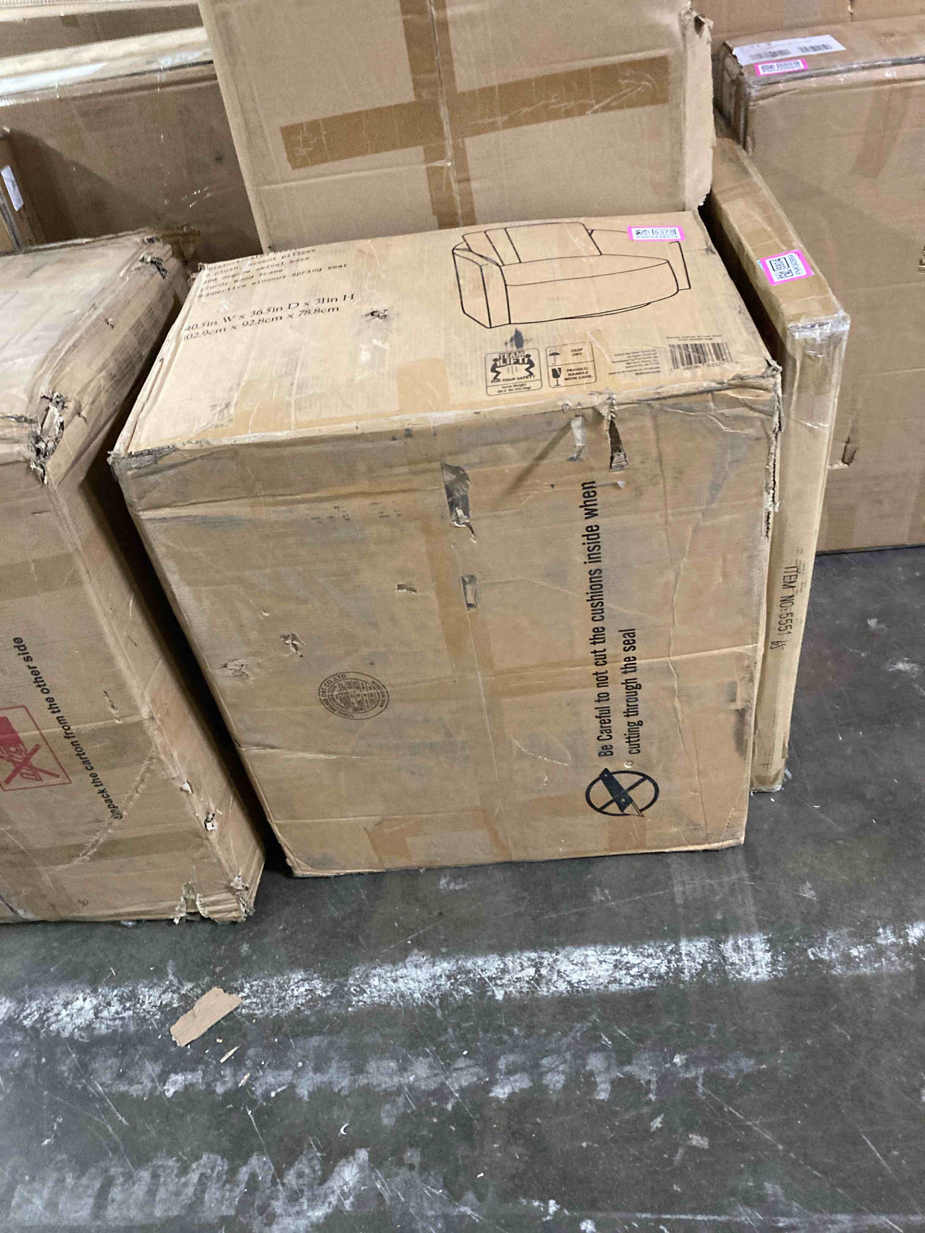 https://s3.amazonaws.com/lotting-images-prod/phillipi/PNK0425806_1731693920572.jpeg