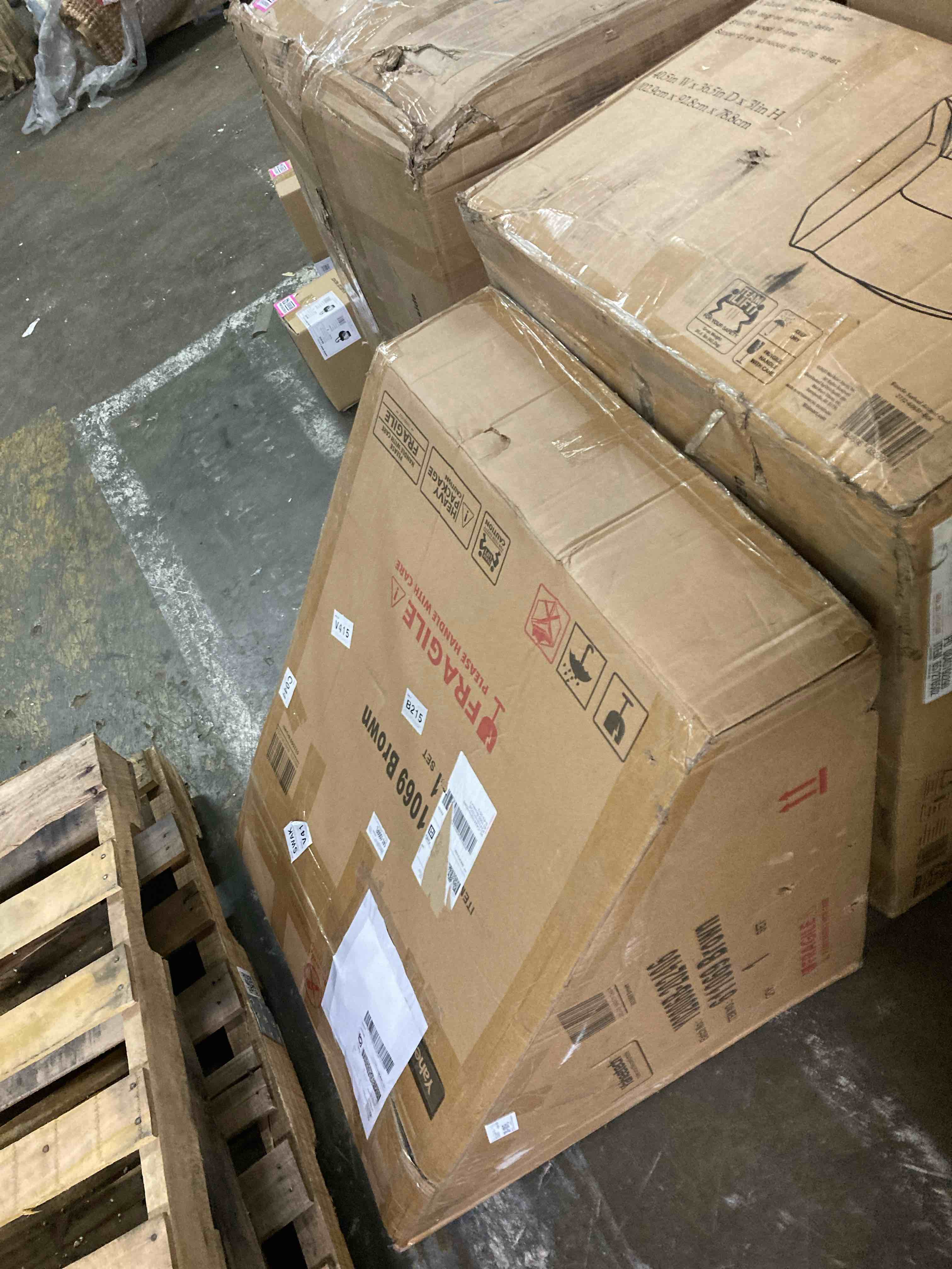 https://s3.amazonaws.com/lotting-images-prod/phillipi/PNK0425811_1731694613477.jpeg