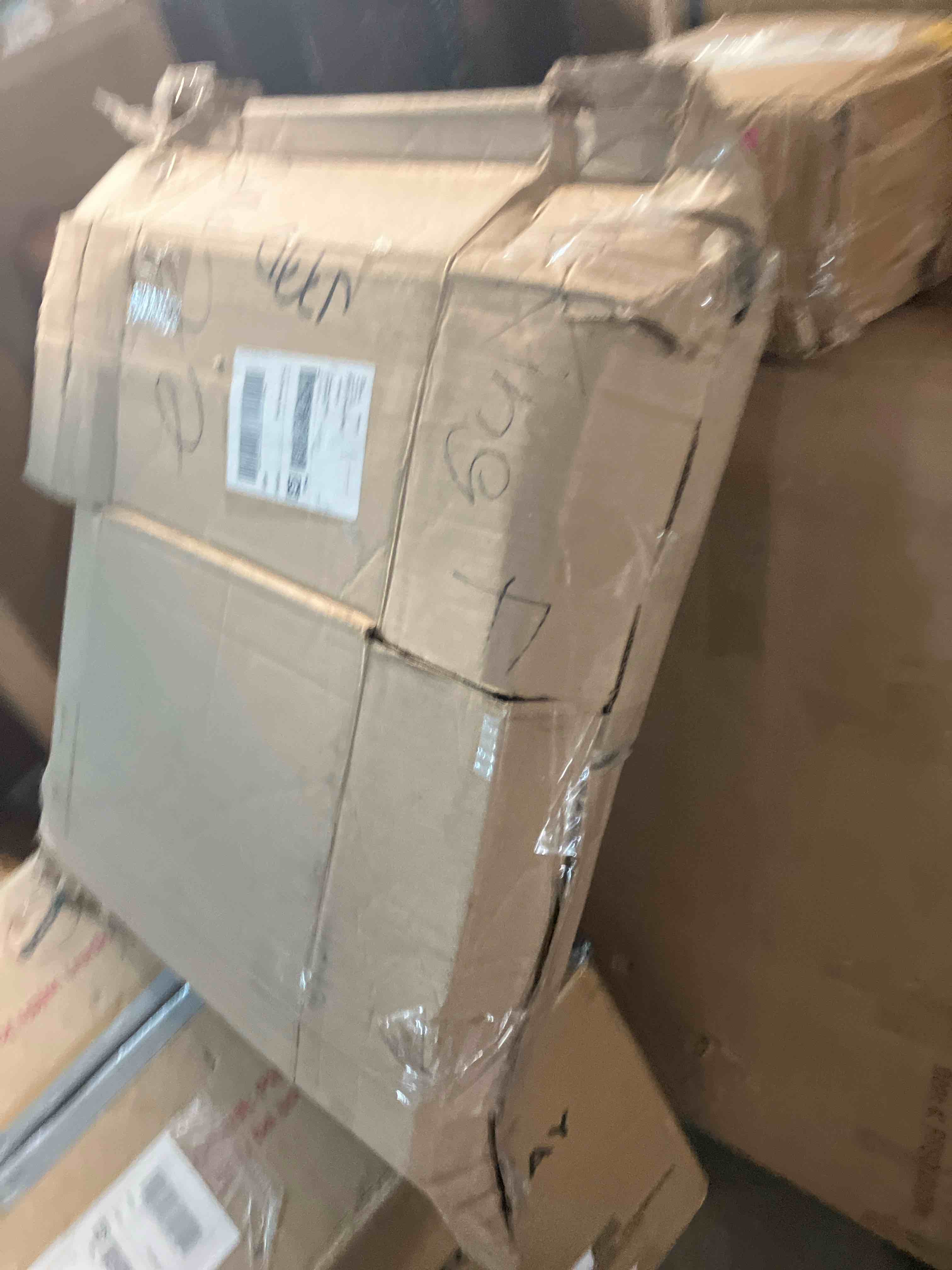 https://s3.amazonaws.com/lotting-images-prod/phillipi/PNK0426975_1730302659702.jpeg