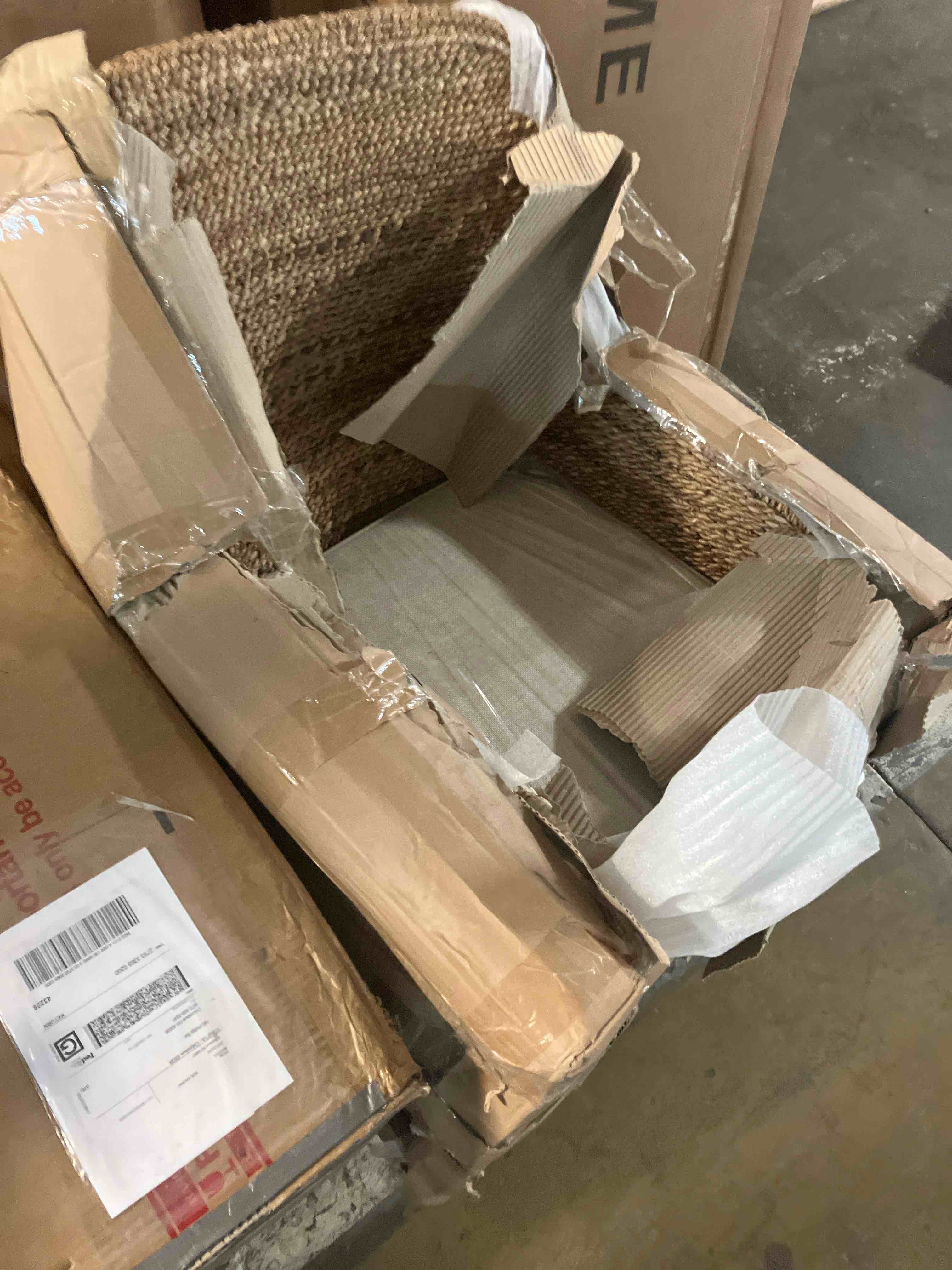 https://s3.amazonaws.com/lotting-images-prod/phillipi/PNK0426976_1730302963460.jpeg