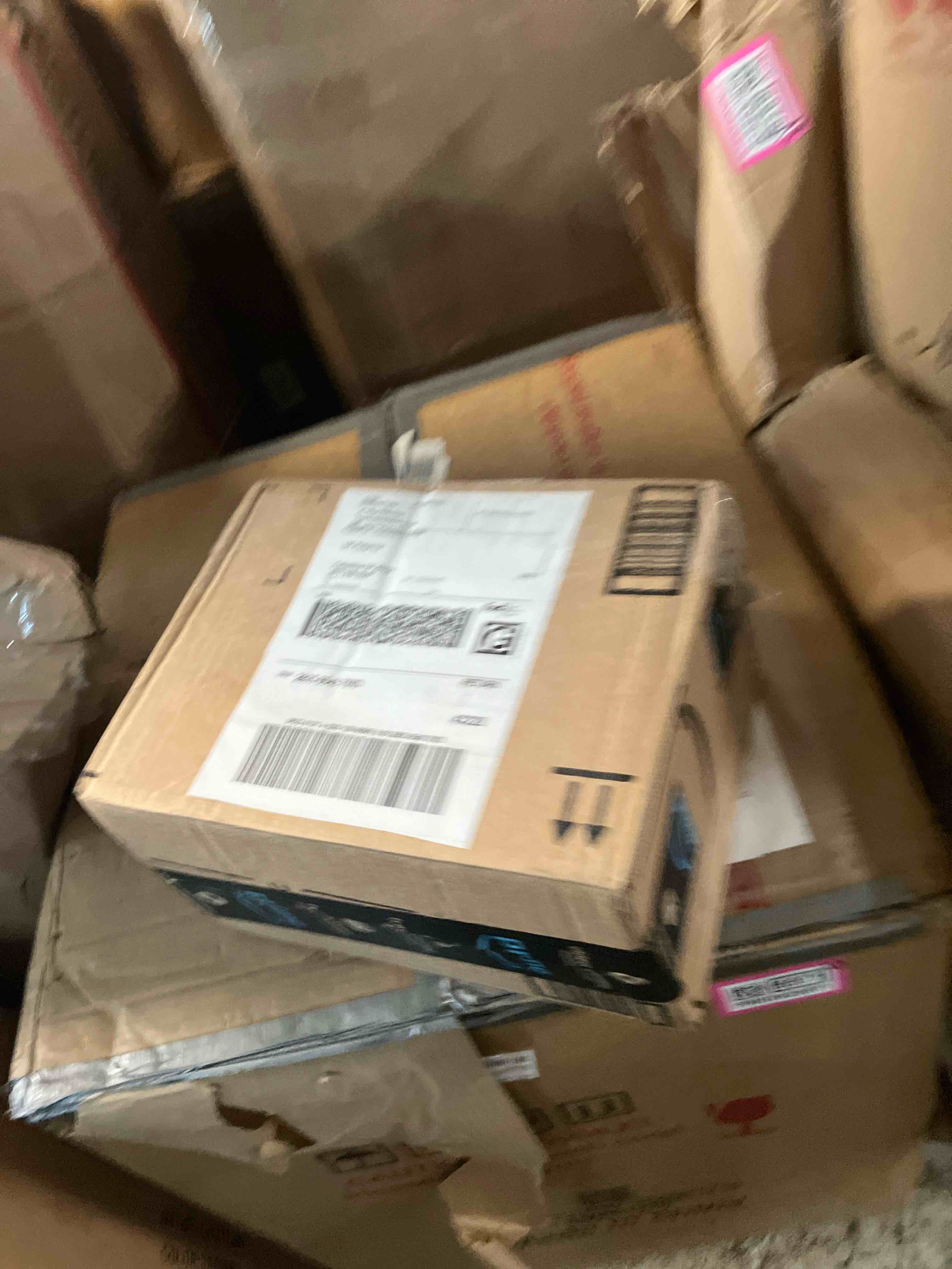 https://s3.amazonaws.com/lotting-images-prod/phillipi/PNK0426979_1730303531329.jpeg