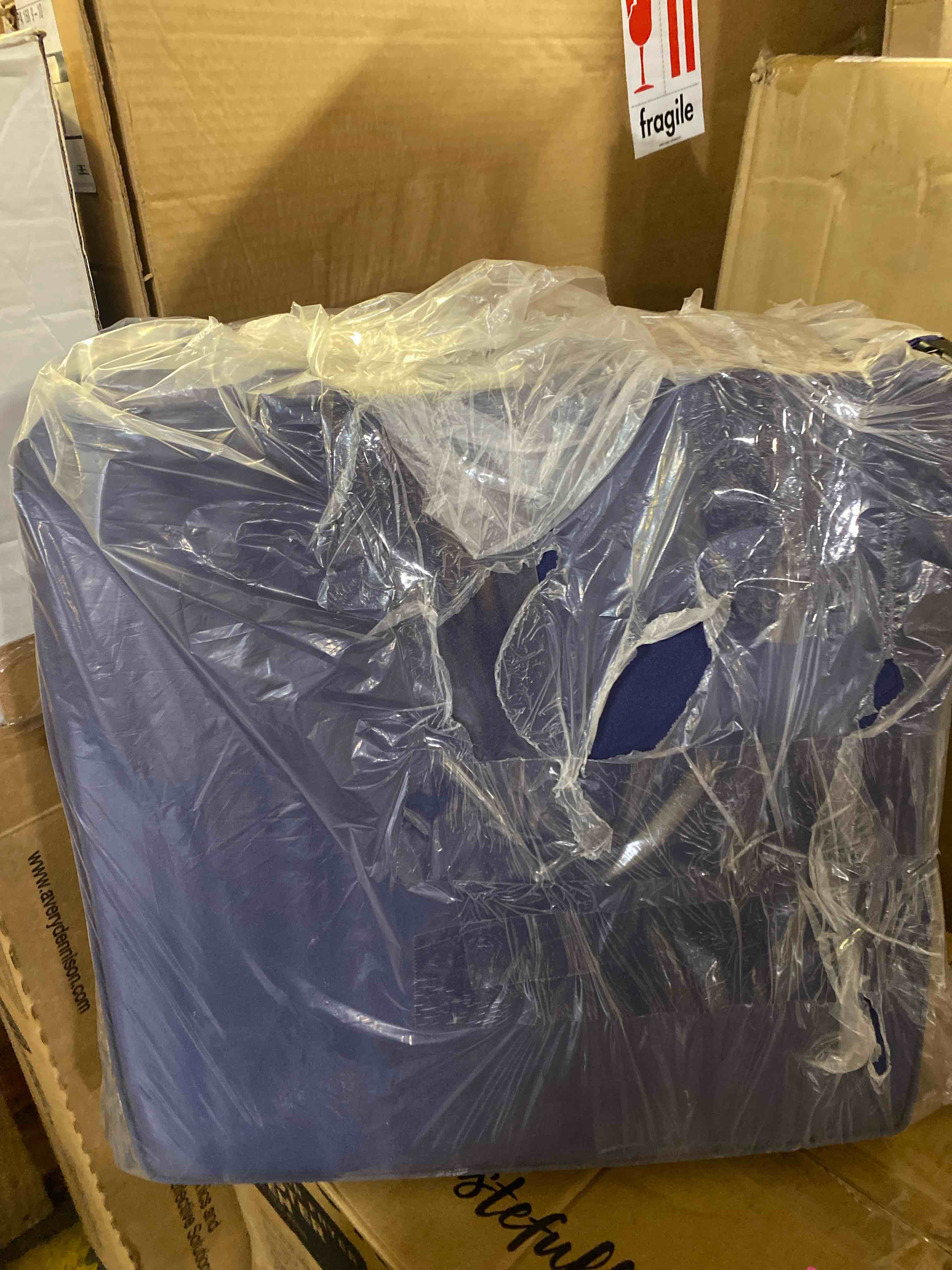 https://s3.amazonaws.com/lotting-images-prod/phillipi/PNK0427951_1729711790096.jpeg