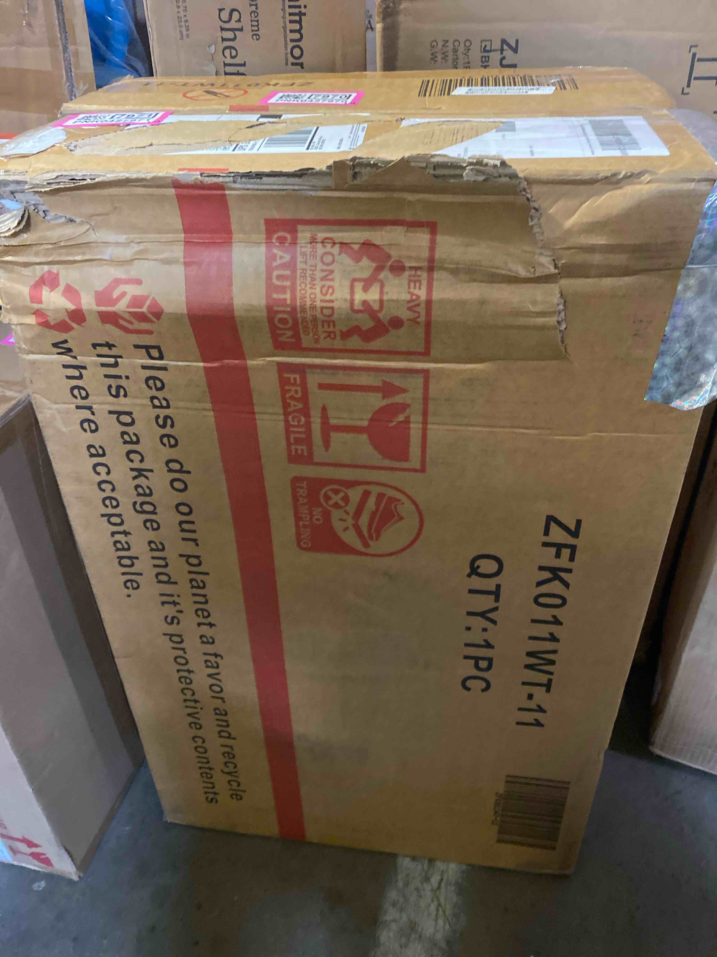 https://s3.amazonaws.com/lotting-images-prod/phillipi/PNK0427970_1729714850034.jpeg