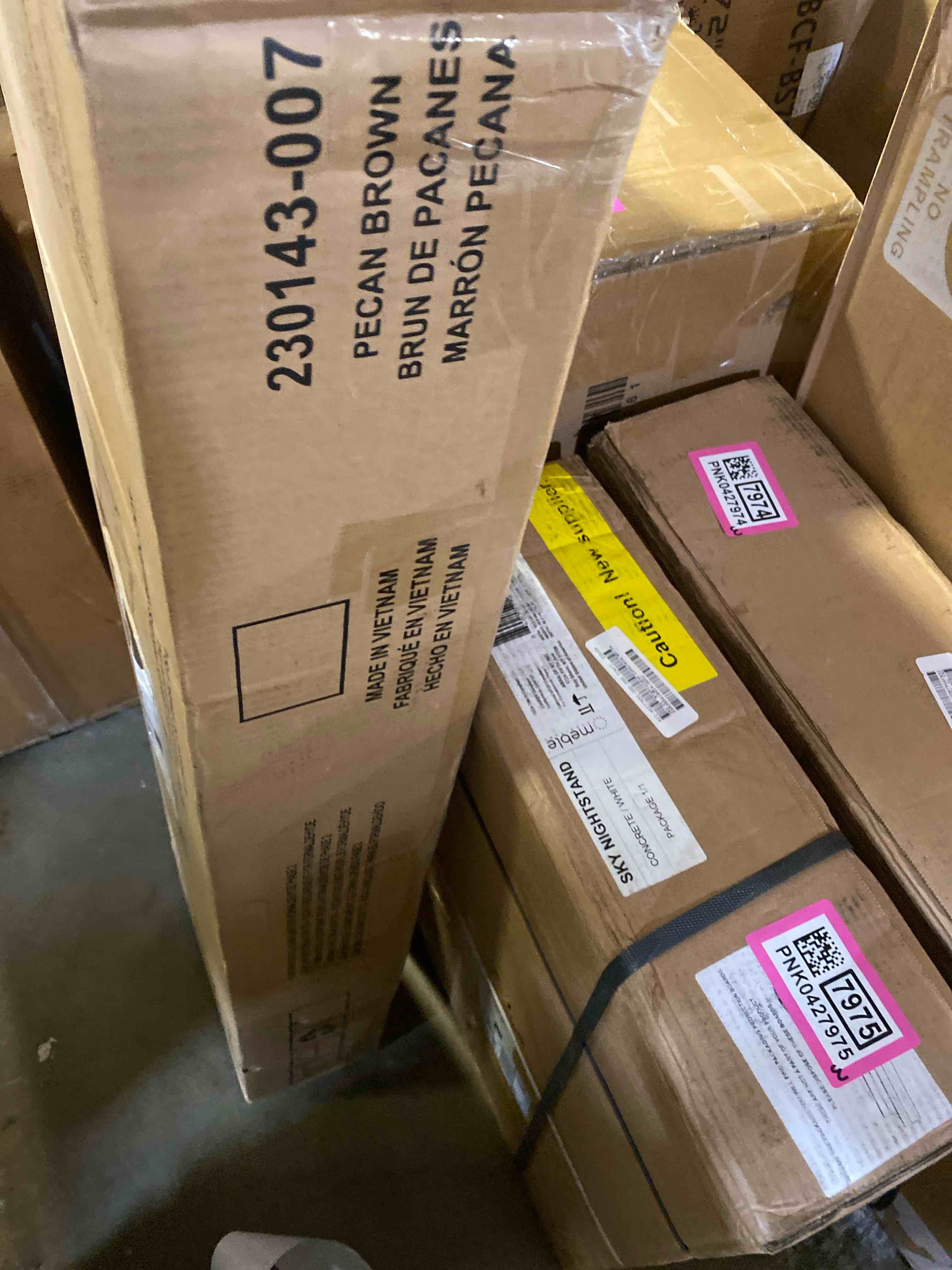 https://s3.amazonaws.com/lotting-images-prod/phillipi/PNK0427976_1729715354602.jpeg