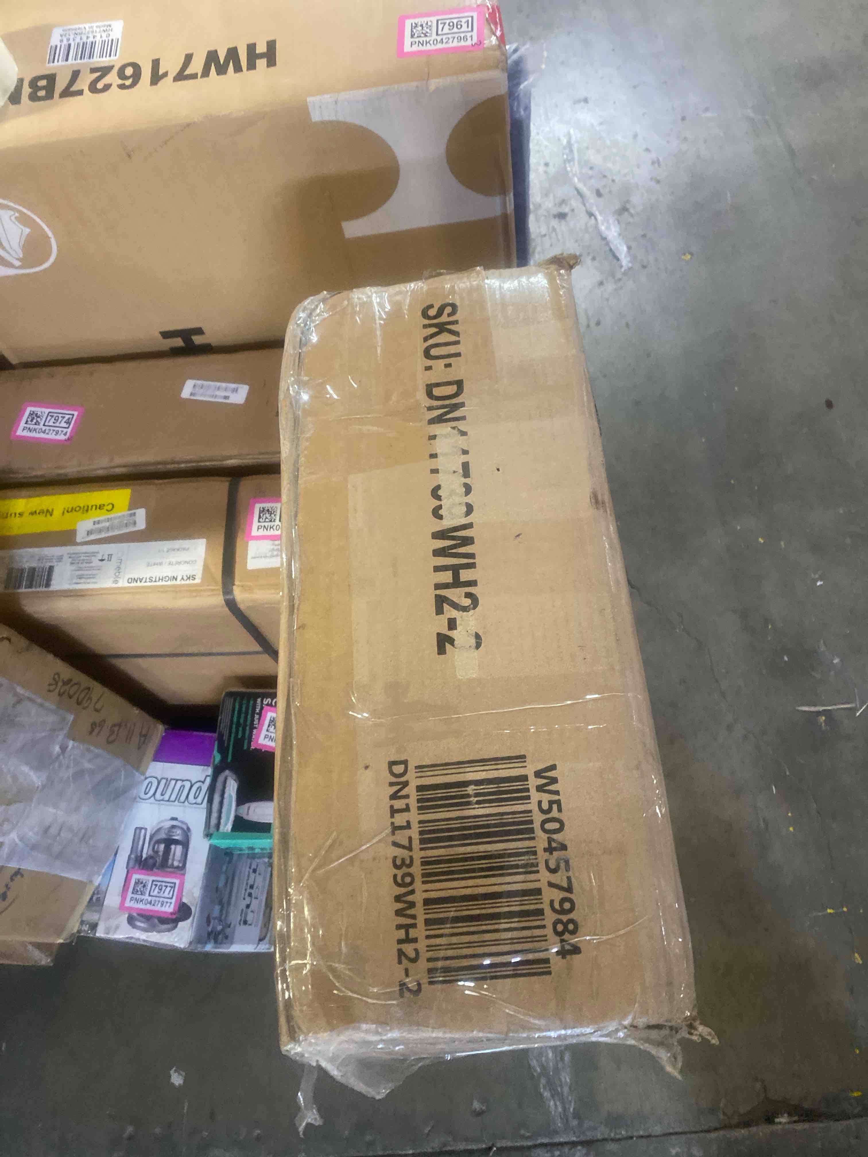 https://s3.amazonaws.com/lotting-images-prod/phillipi/PNK0427982_1729783660406.jpeg