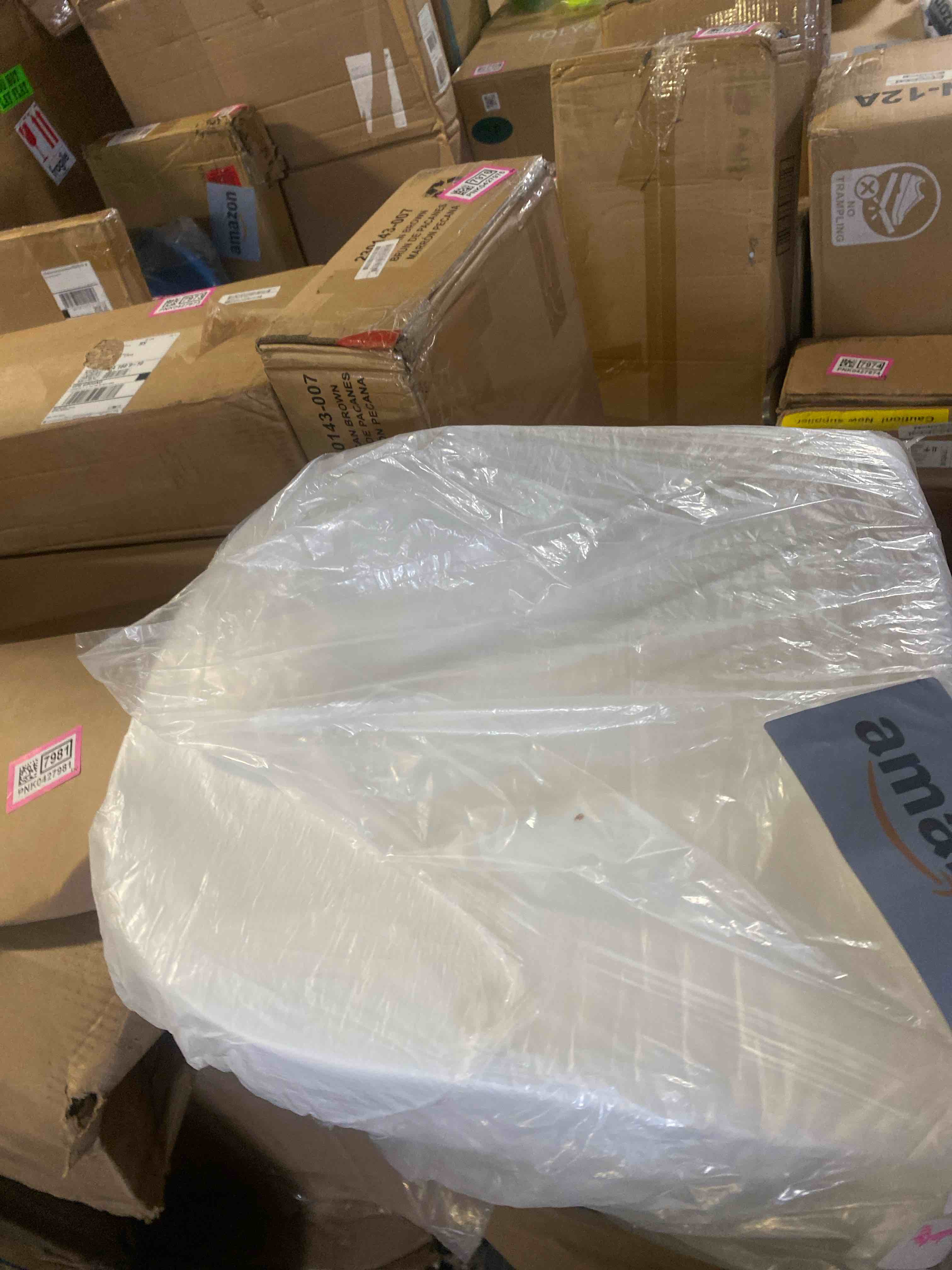 https://s3.amazonaws.com/lotting-images-prod/phillipi/PNK0427986_1729786468036.jpeg