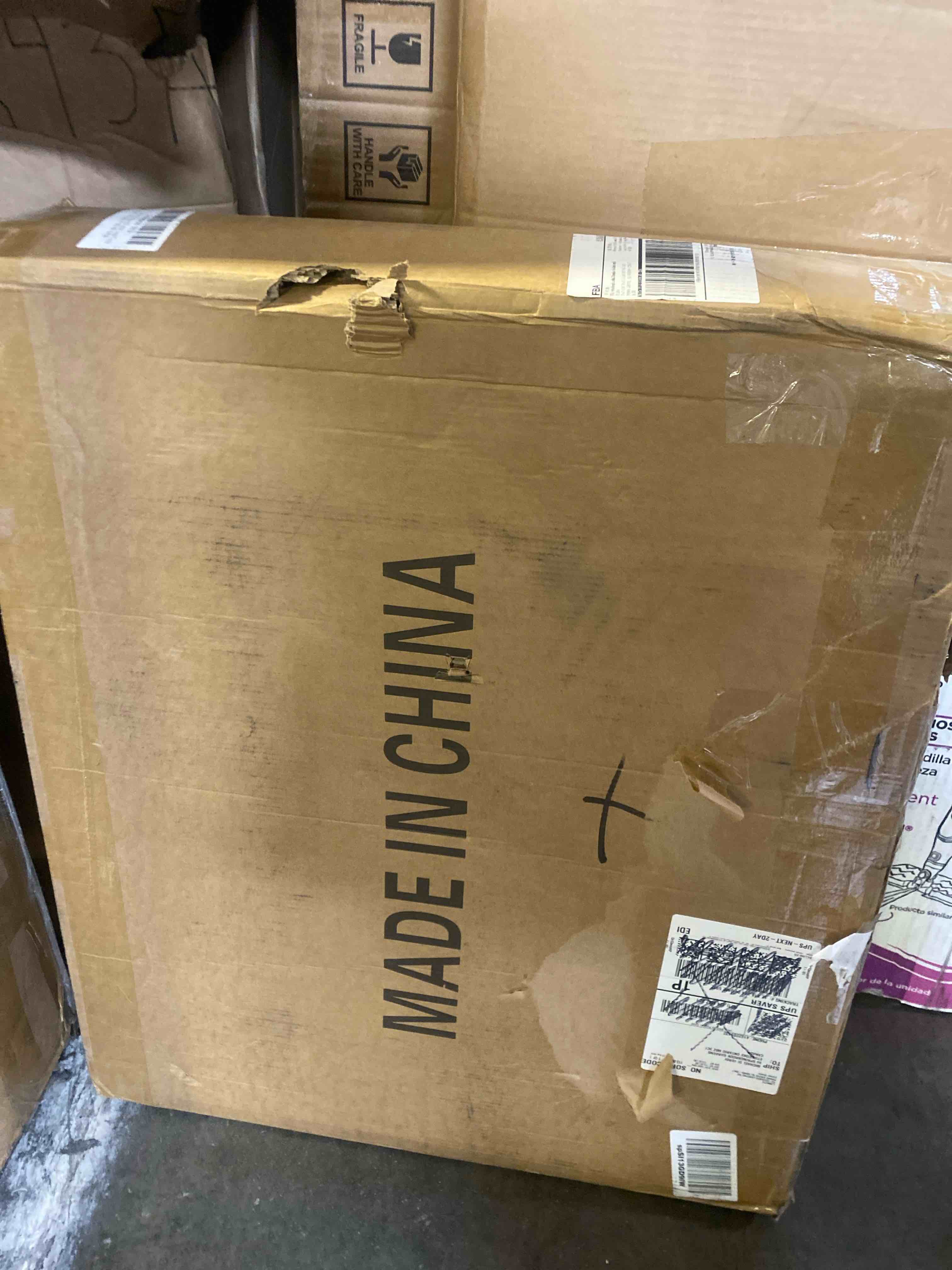 https://s3.amazonaws.com/lotting-images-prod/phillipi/PNK0427987_1729786636089.jpeg