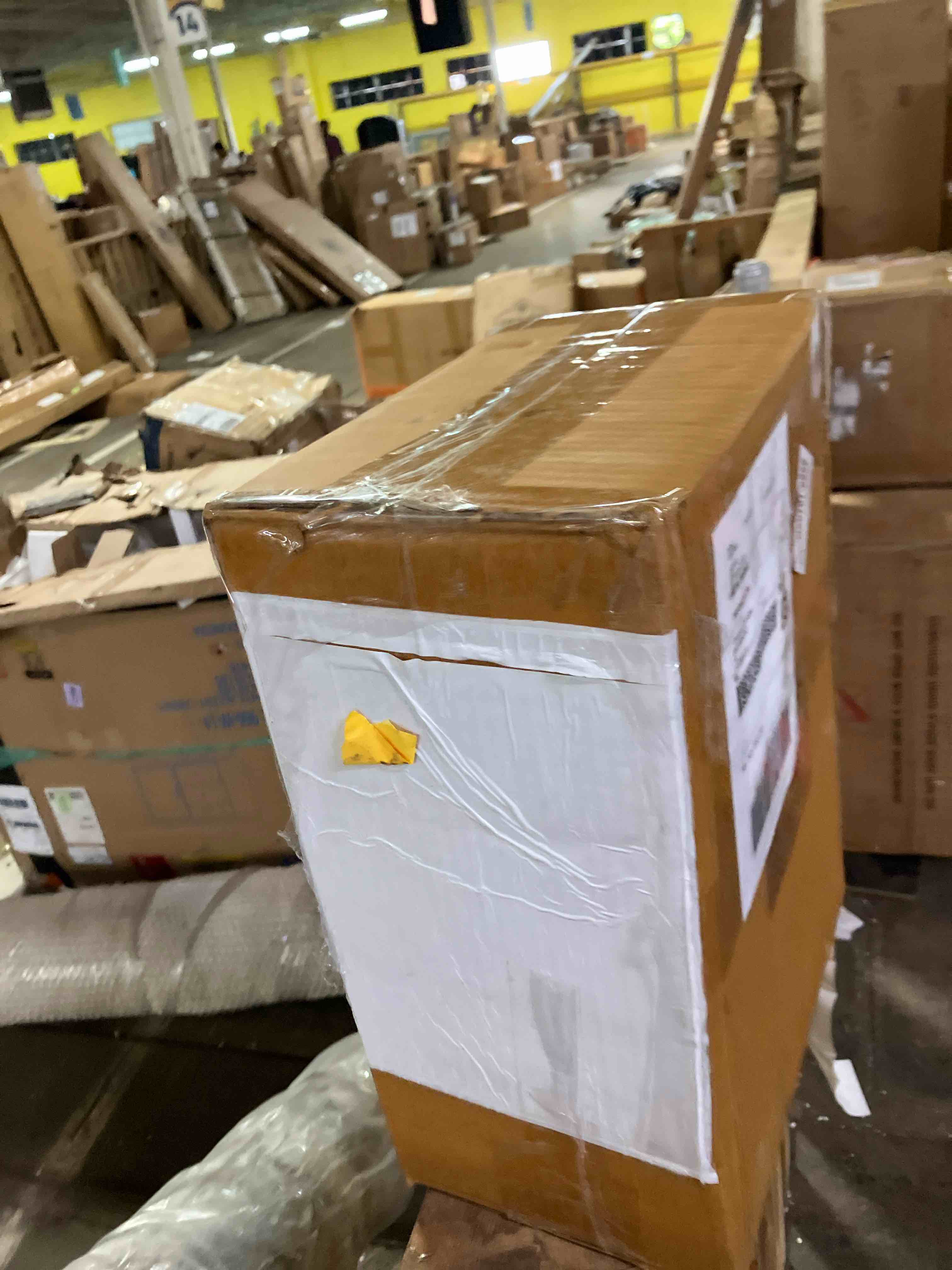 https://s3.amazonaws.com/lotting-images-prod/phillipi/PNK0430049_1757104259588.jpeg