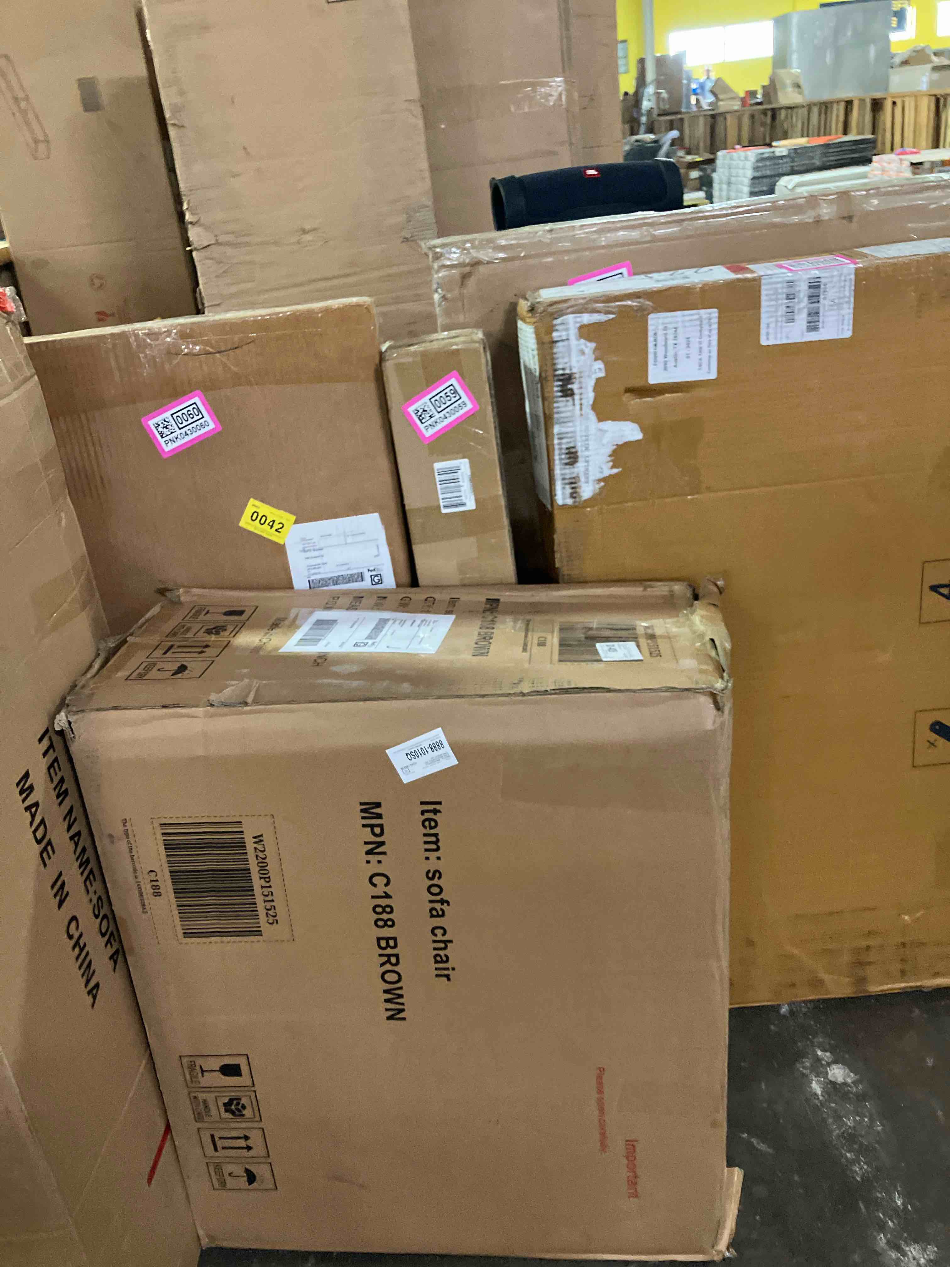 https://s3.amazonaws.com/lotting-images-prod/phillipi/PNK0430056_1757103003508.jpeg
