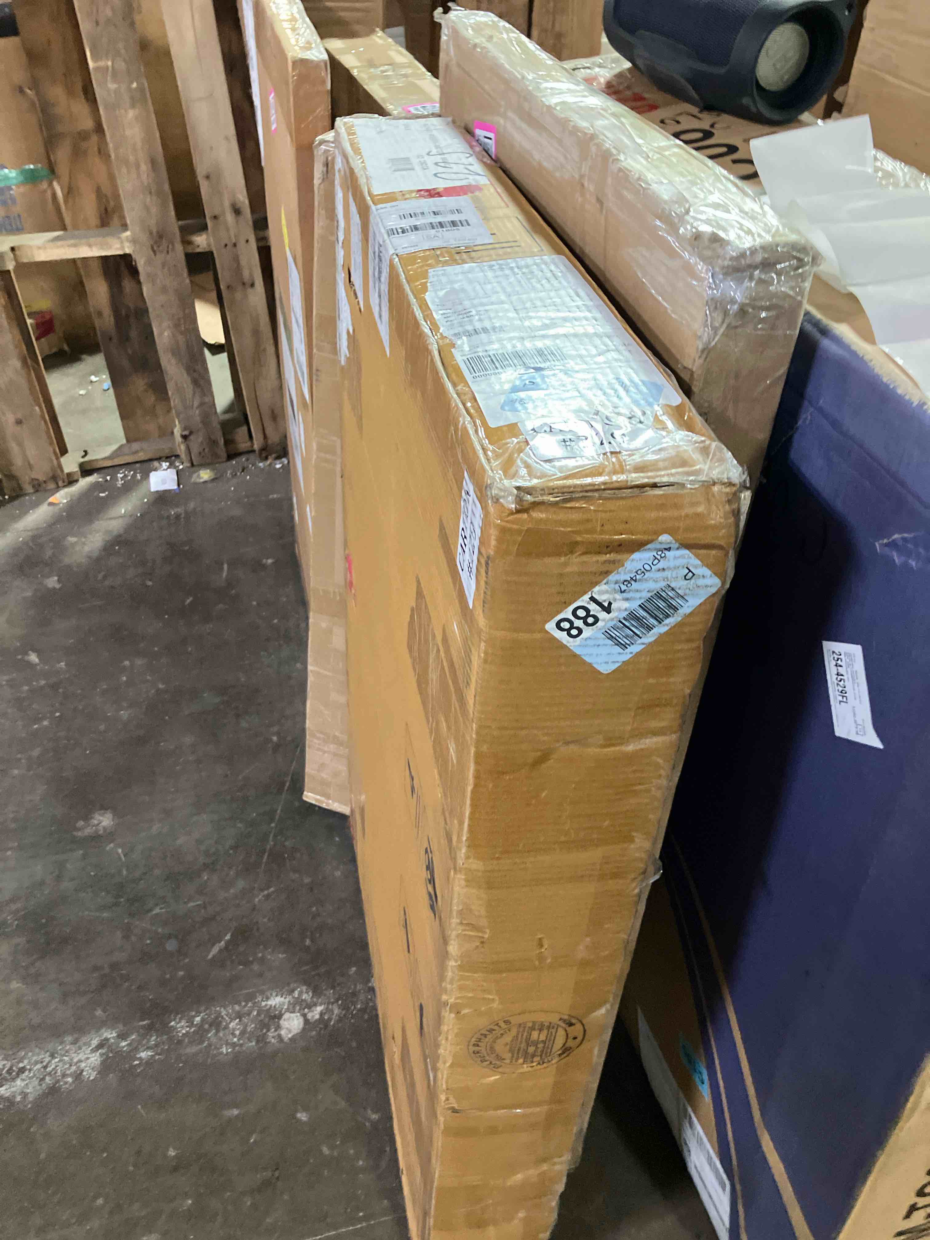 https://s3.amazonaws.com/lotting-images-prod/phillipi/PNK0430058_1757102673588.jpeg
