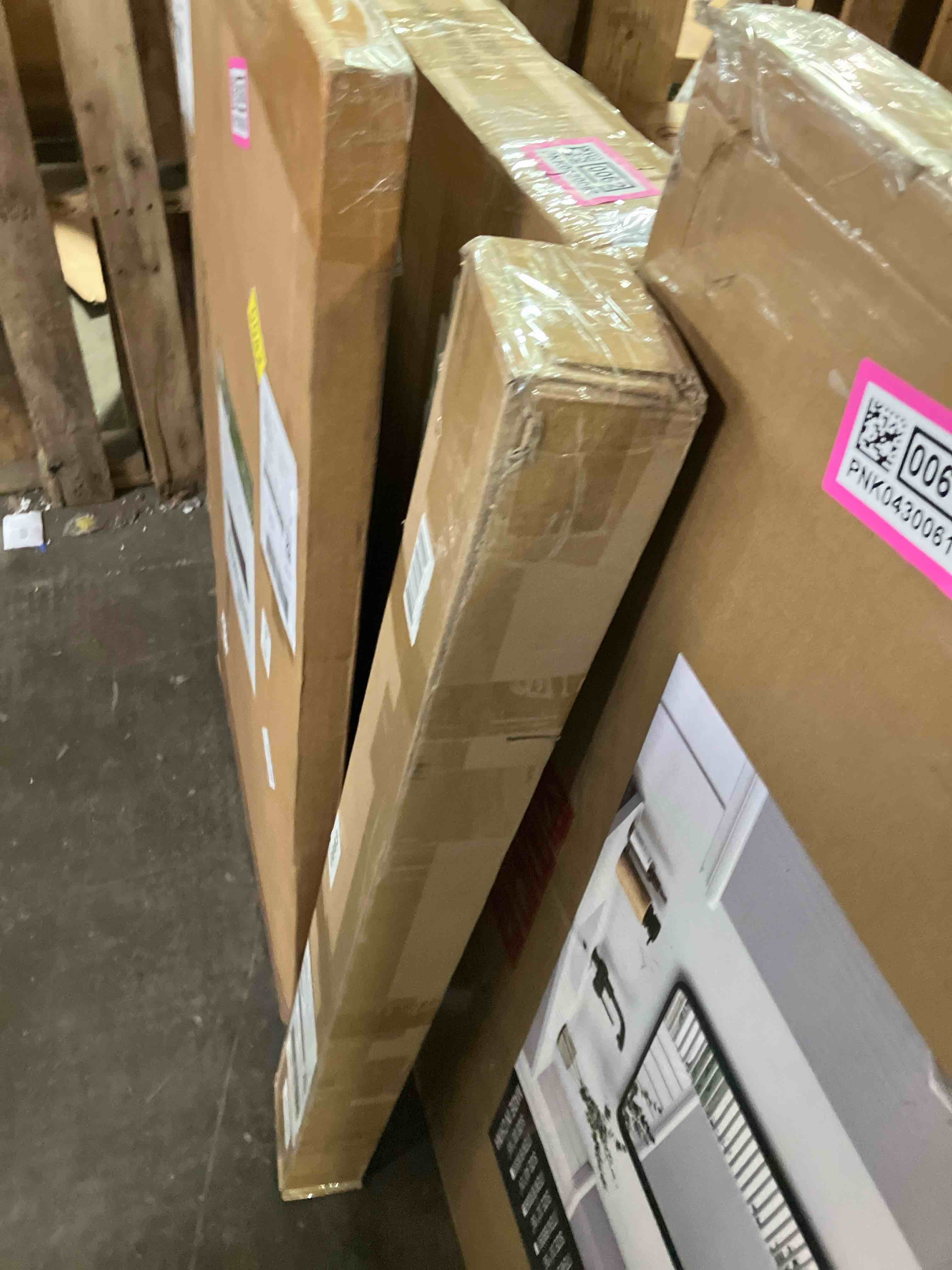 https://s3.amazonaws.com/lotting-images-prod/phillipi/PNK0430059_1757102608872.jpeg