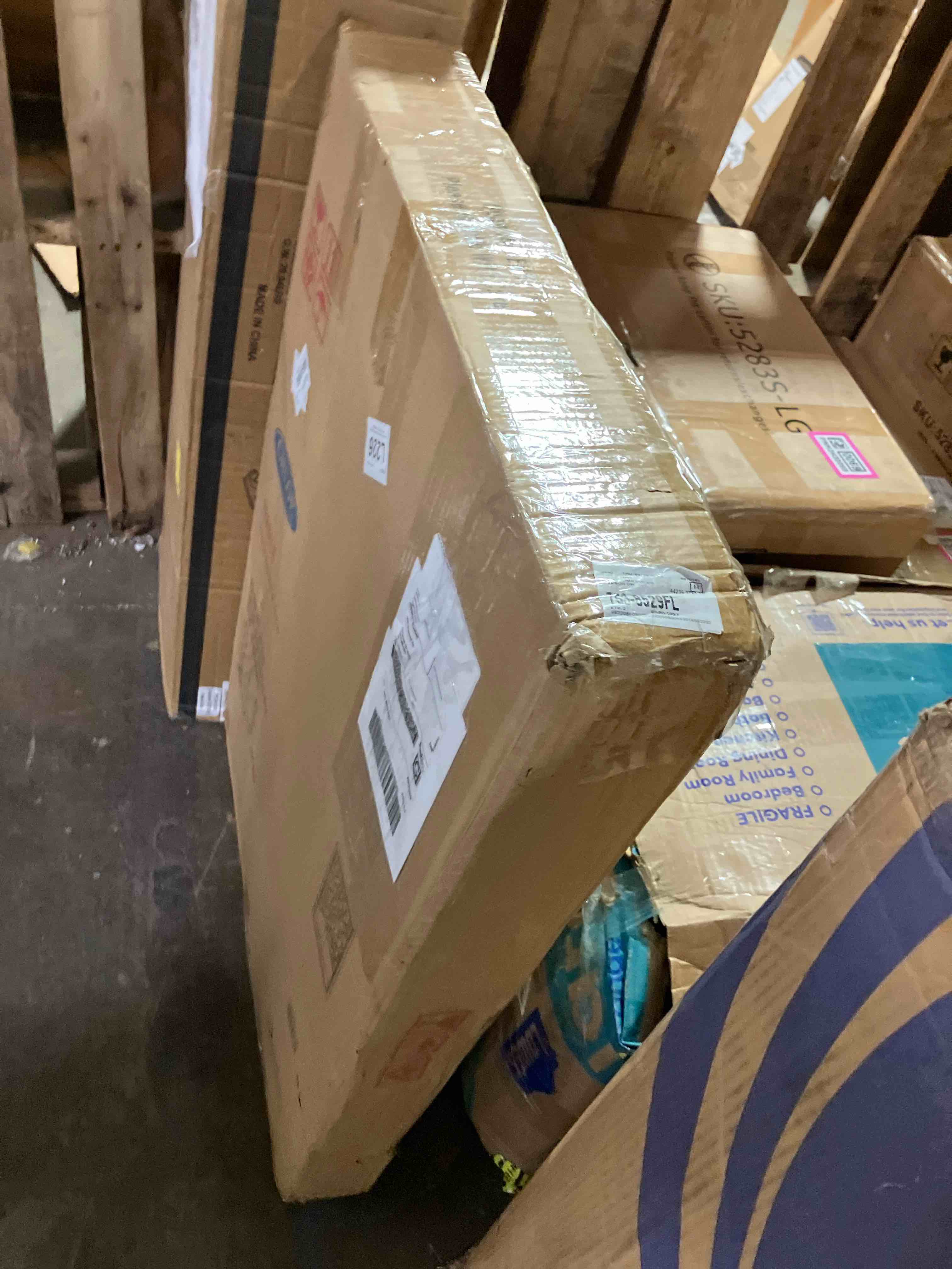 https://s3.amazonaws.com/lotting-images-prod/phillipi/PNK0430062_1757102323915.jpeg