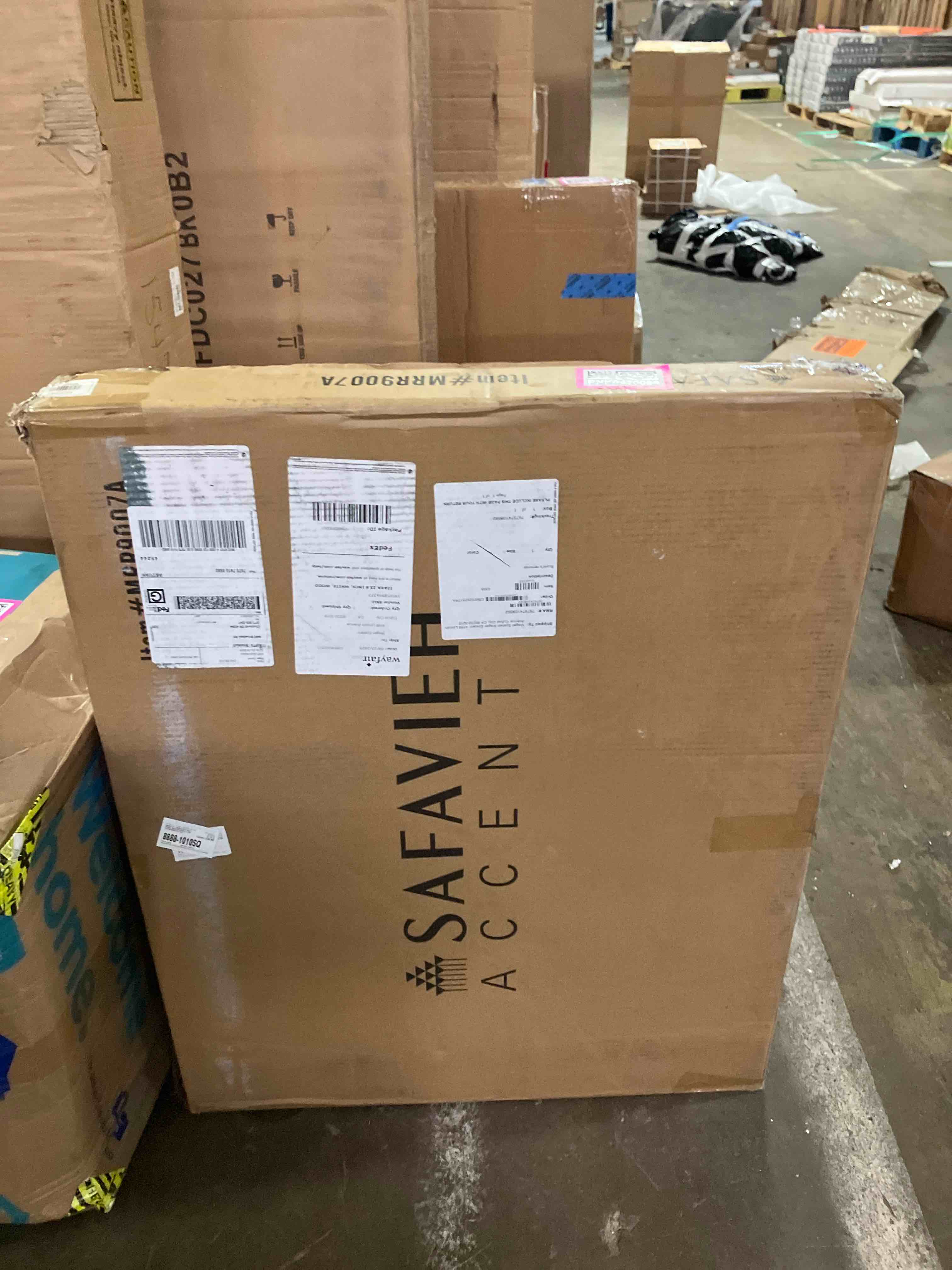 https://s3.amazonaws.com/lotting-images-prod/phillipi/PNK0430065_1757101913655.jpeg