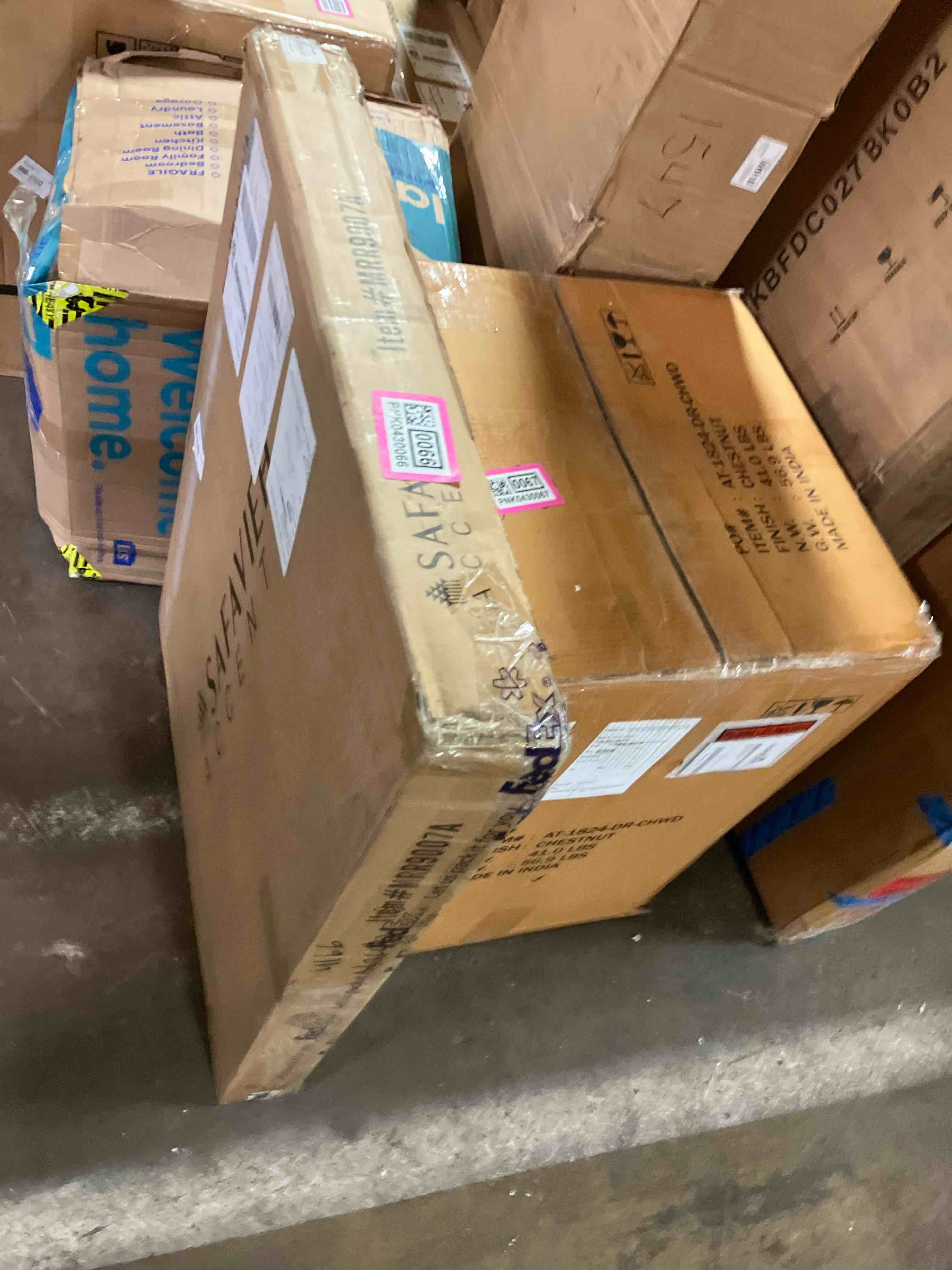 https://s3.amazonaws.com/lotting-images-prod/phillipi/PNK0430065_1757101915443.jpeg