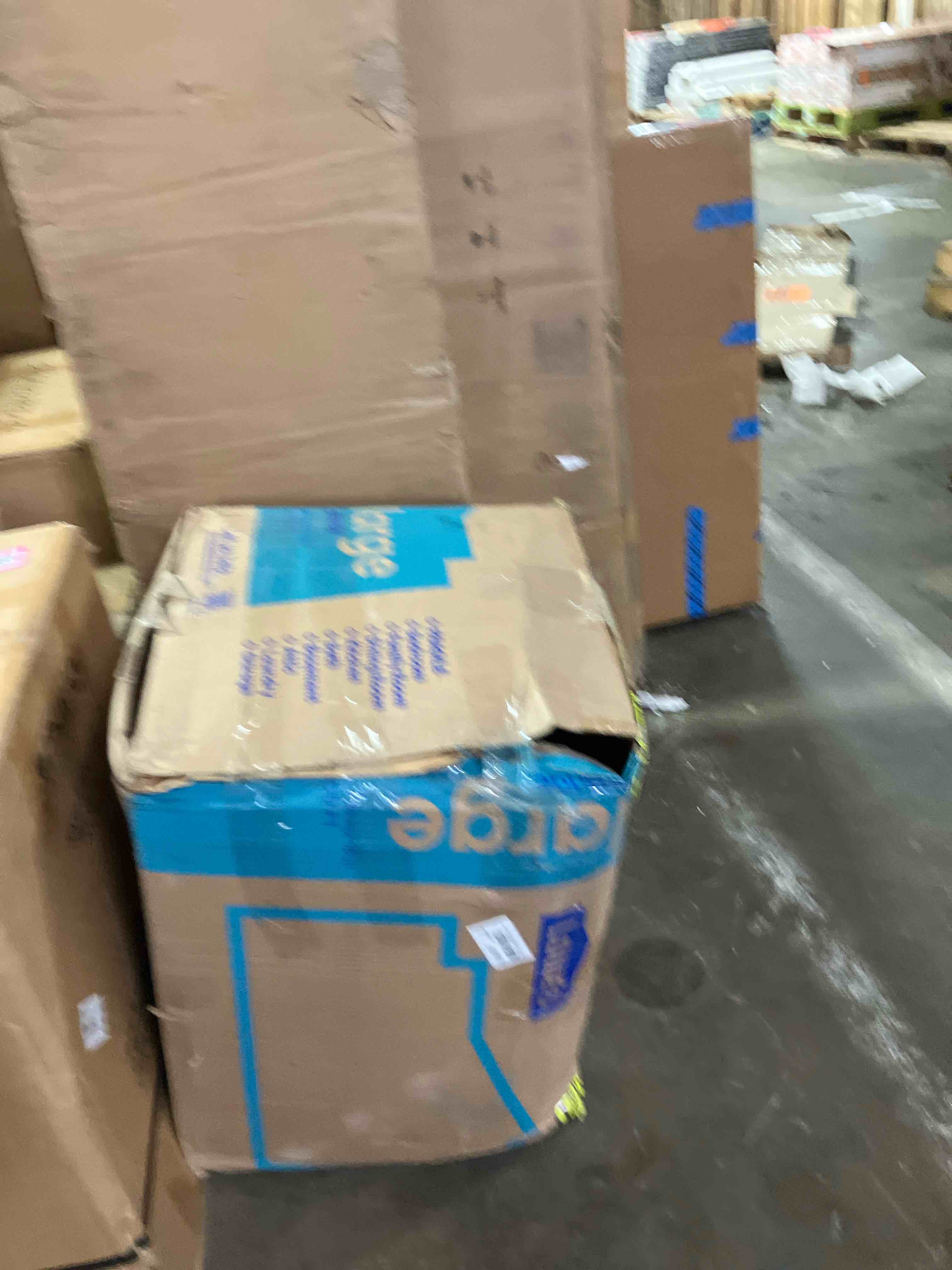 https://s3.amazonaws.com/lotting-images-prod/phillipi/PNK0430068_1757101680218.jpeg