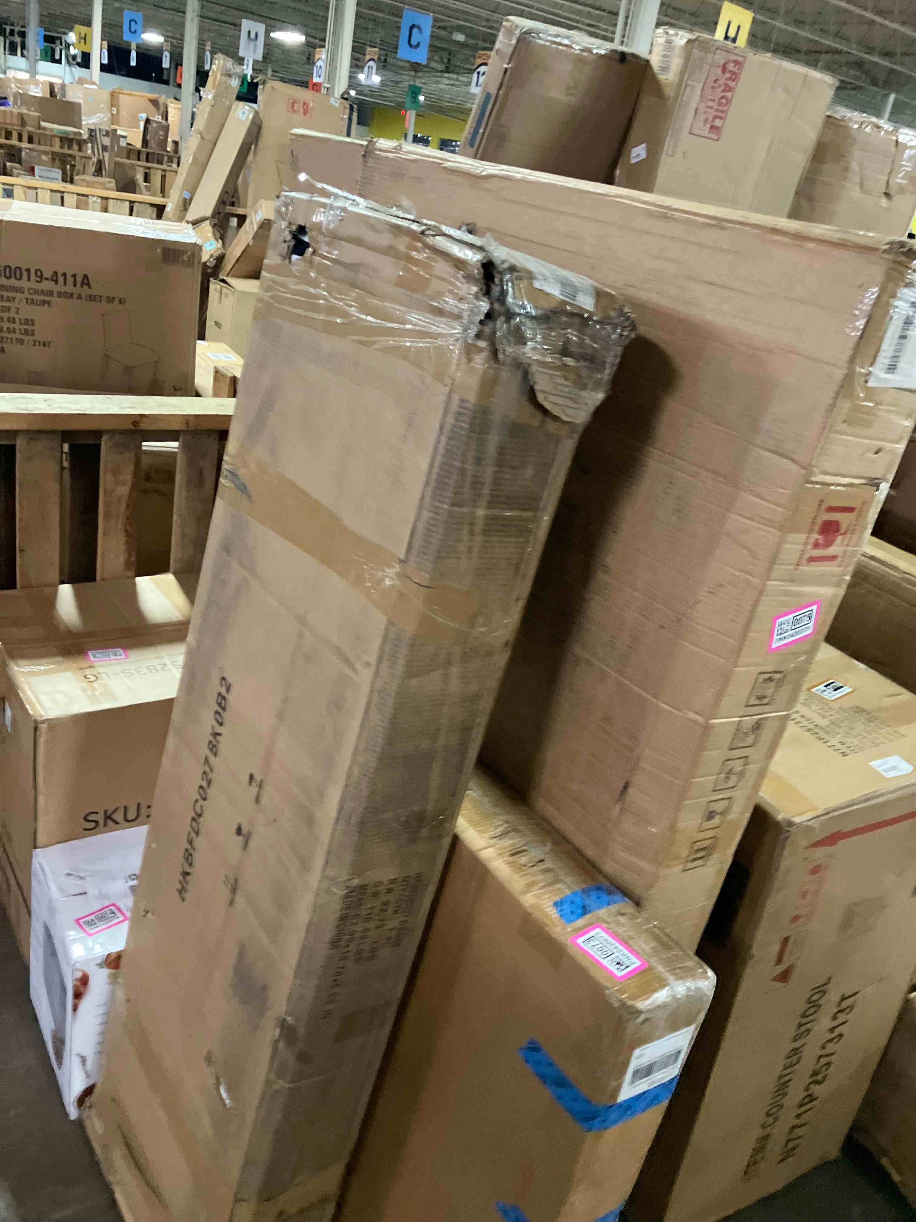 https://s3.amazonaws.com/lotting-images-prod/phillipi/PNK0430072_1757101127355.jpeg