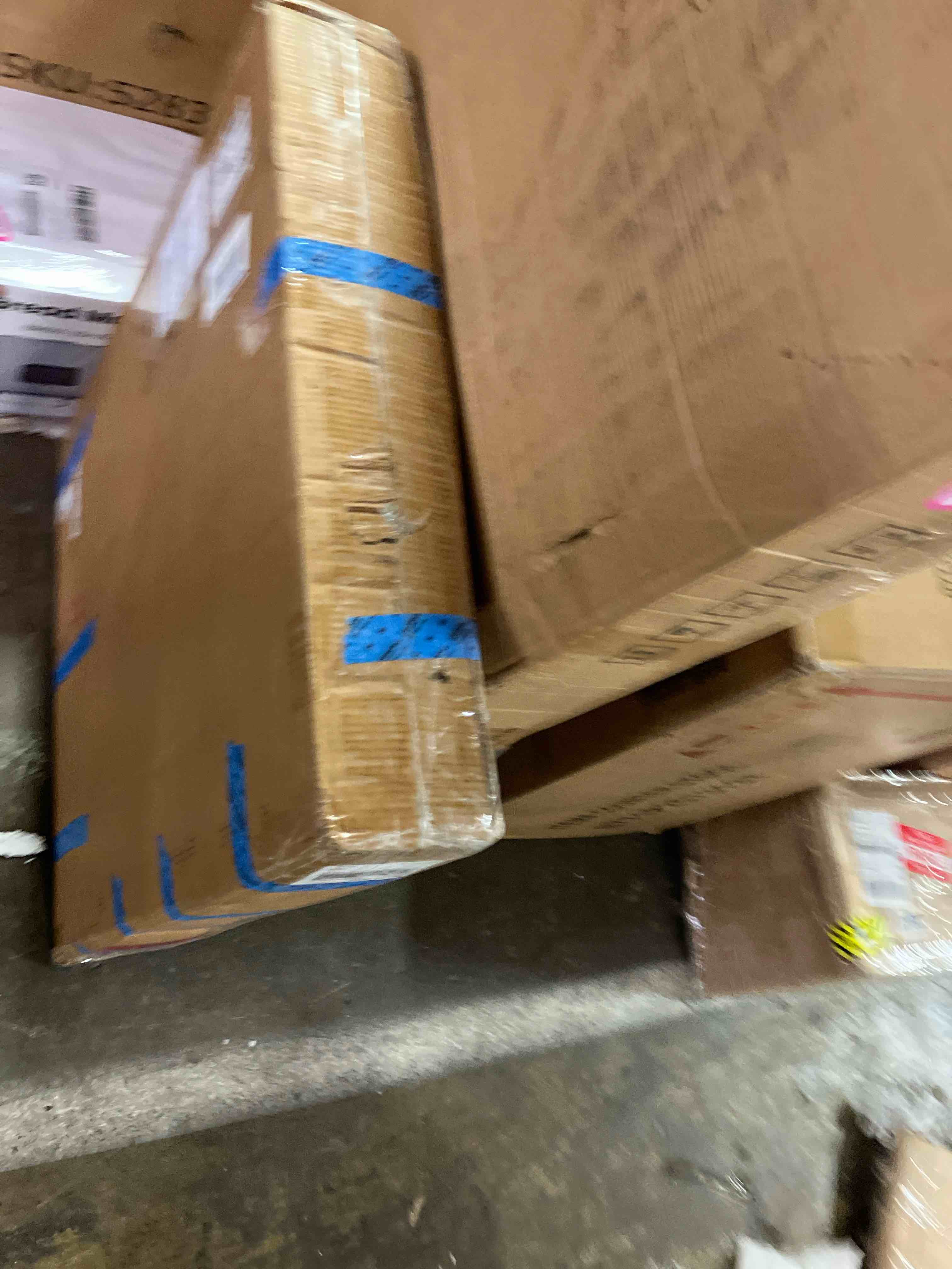 https://s3.amazonaws.com/lotting-images-prod/phillipi/PNK0430073_1757101056814.jpeg