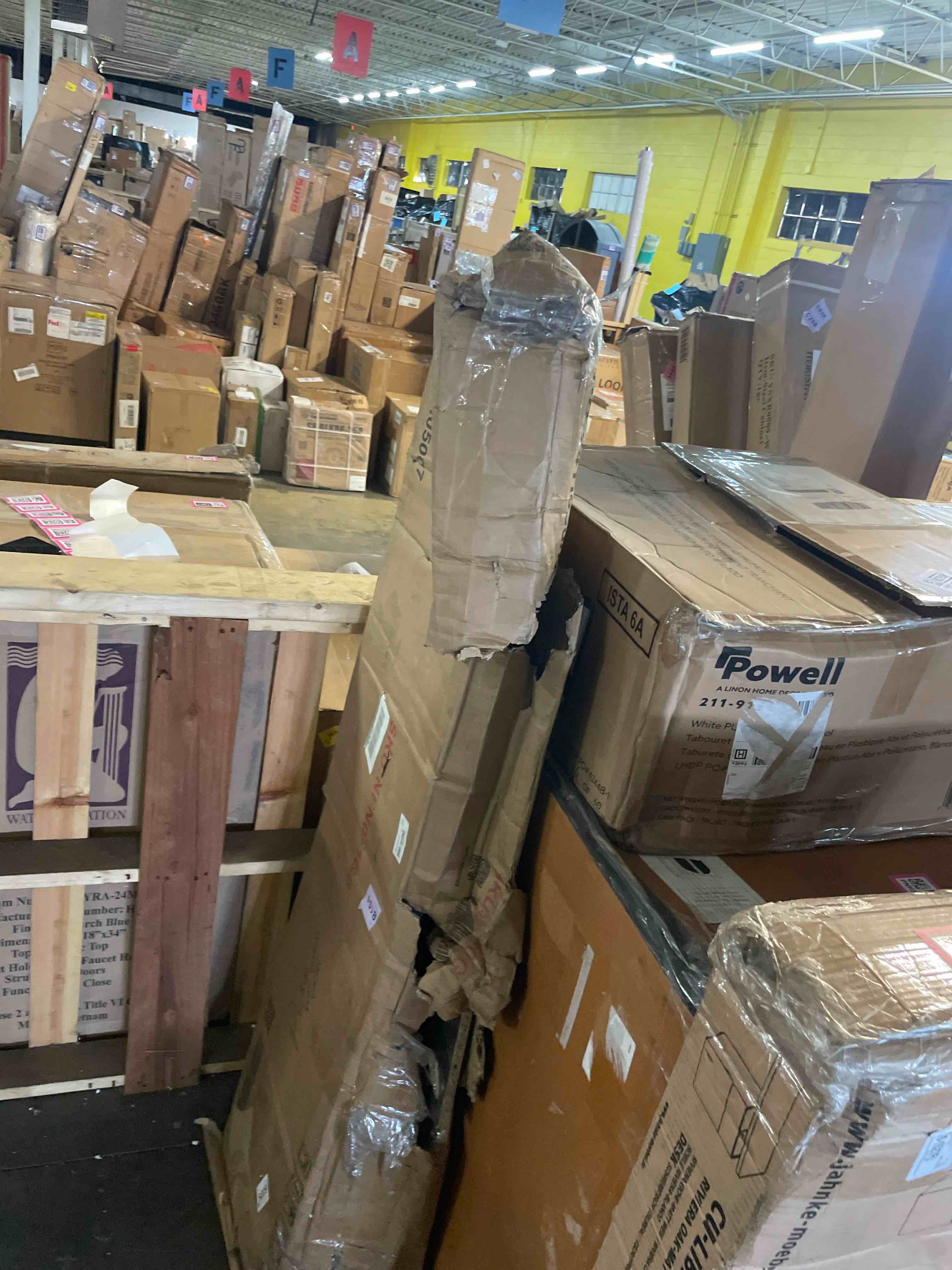 https://s3.amazonaws.com/lotting-images-prod/phillipi/PNK0430288_1756845109885.jpeg