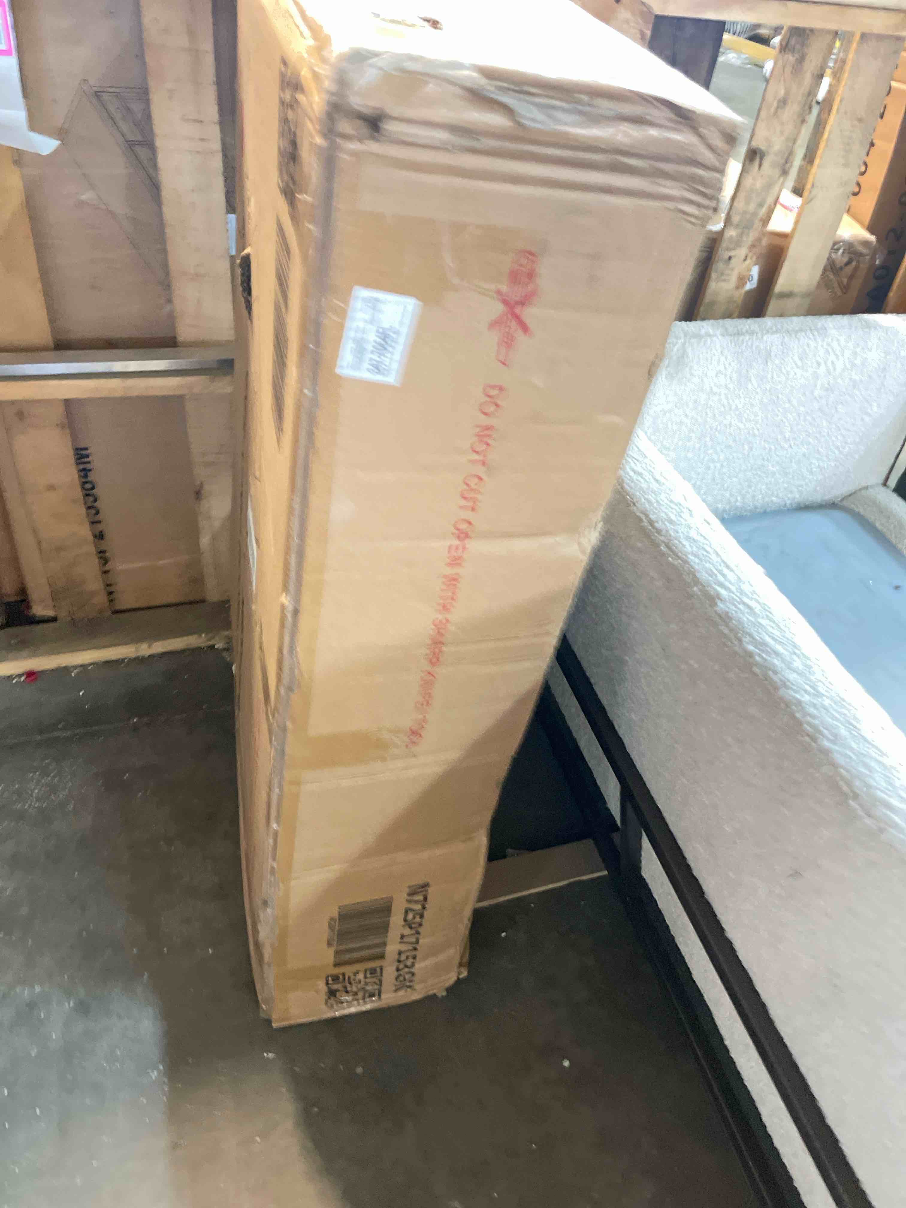 https://s3.amazonaws.com/lotting-images-prod/phillipi/PNK0430352_1756827795234.jpeg