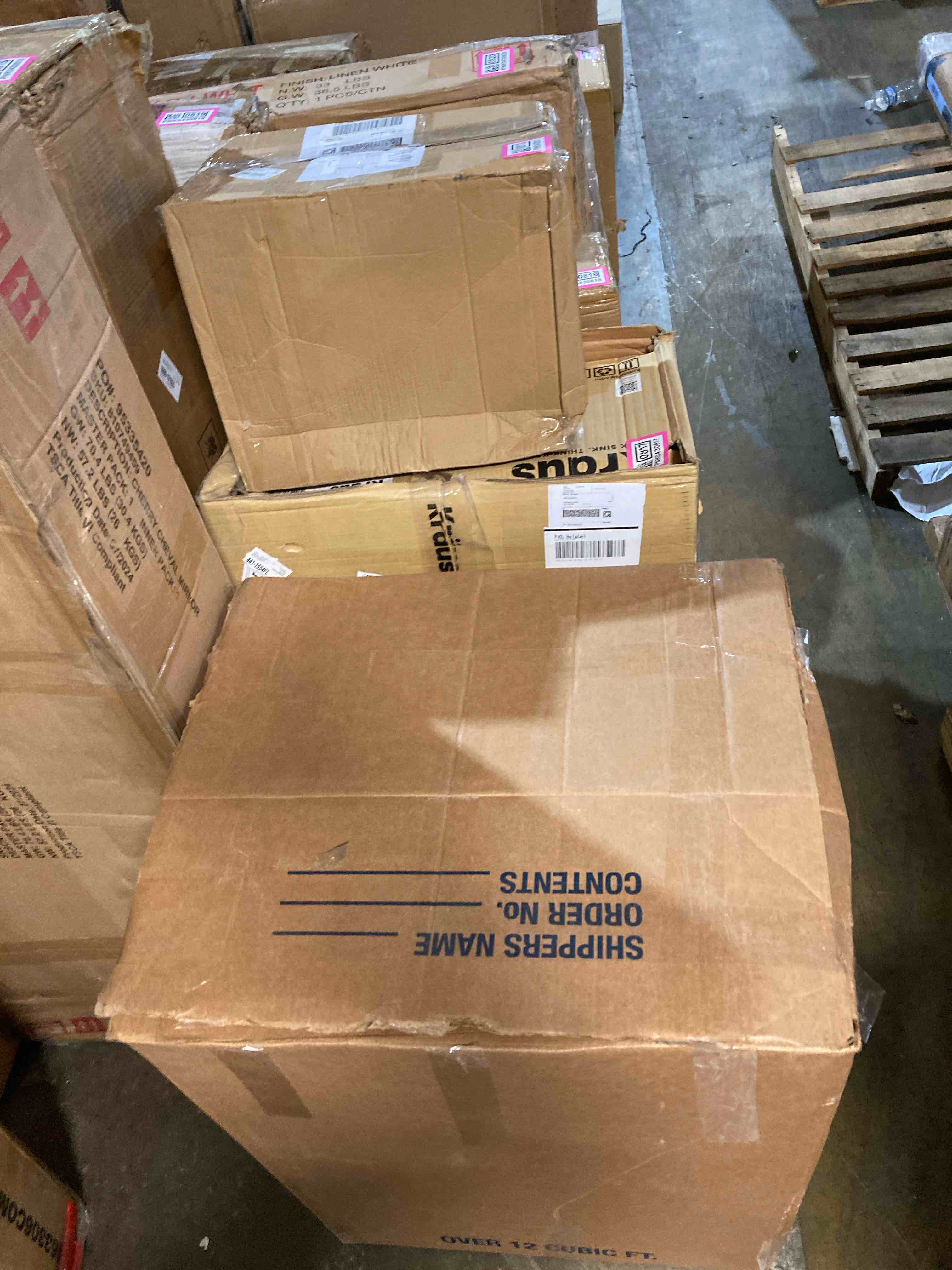 https://s3.amazonaws.com/lotting-images-prod/phillipi/PNK0430811_1756475819896.jpeg